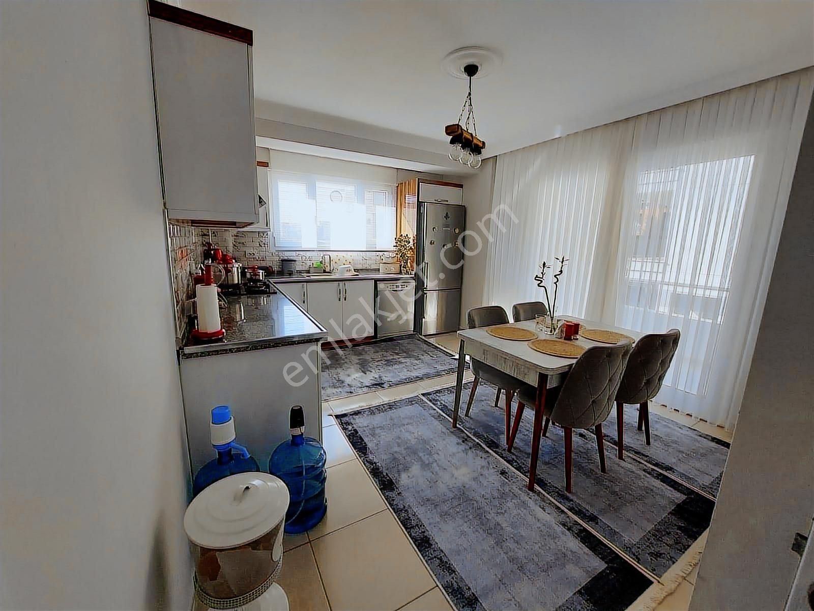 Torbalı'da//8yıllık//2.kat//otoparklı/izban'a300met.160m2/3+1dai - Görsel 5