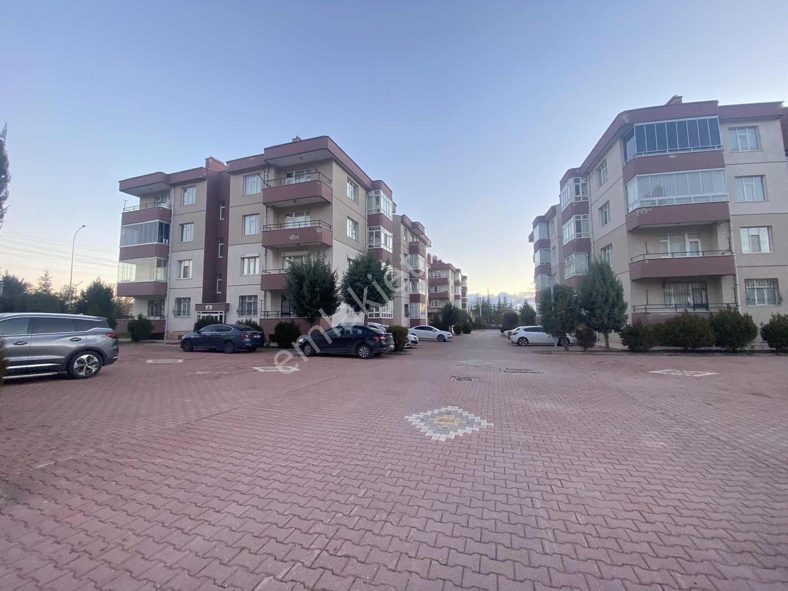 Yazır'da Tramvaya Yakın, Yeni İstanbul Cd. Cepheli 3+1 Daire - Görsel 2