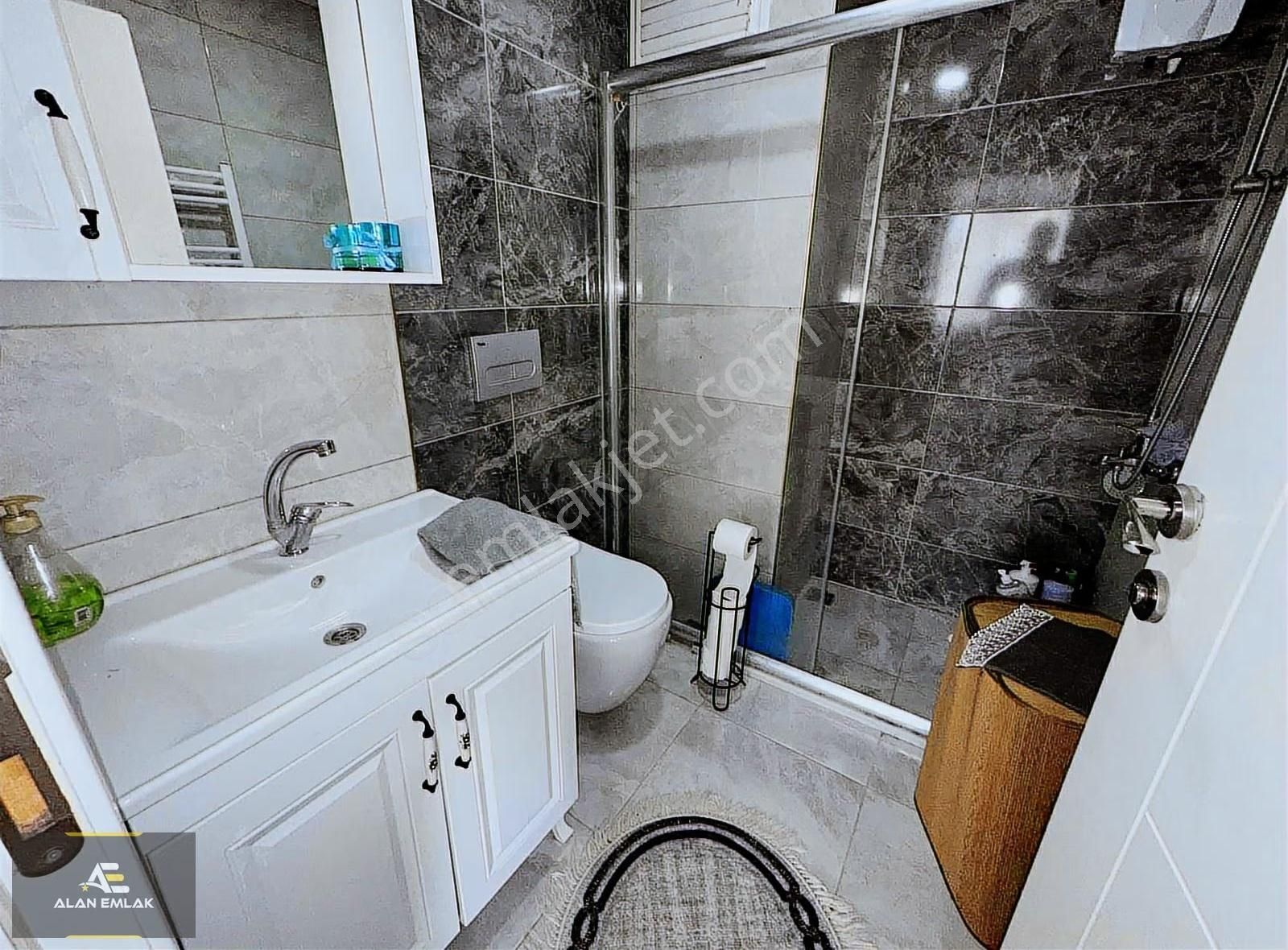 Alan Emlak; Tramvaya Çok Yakın, Ara Kat, Eşyalı 1+1 Daire - Görsel 8