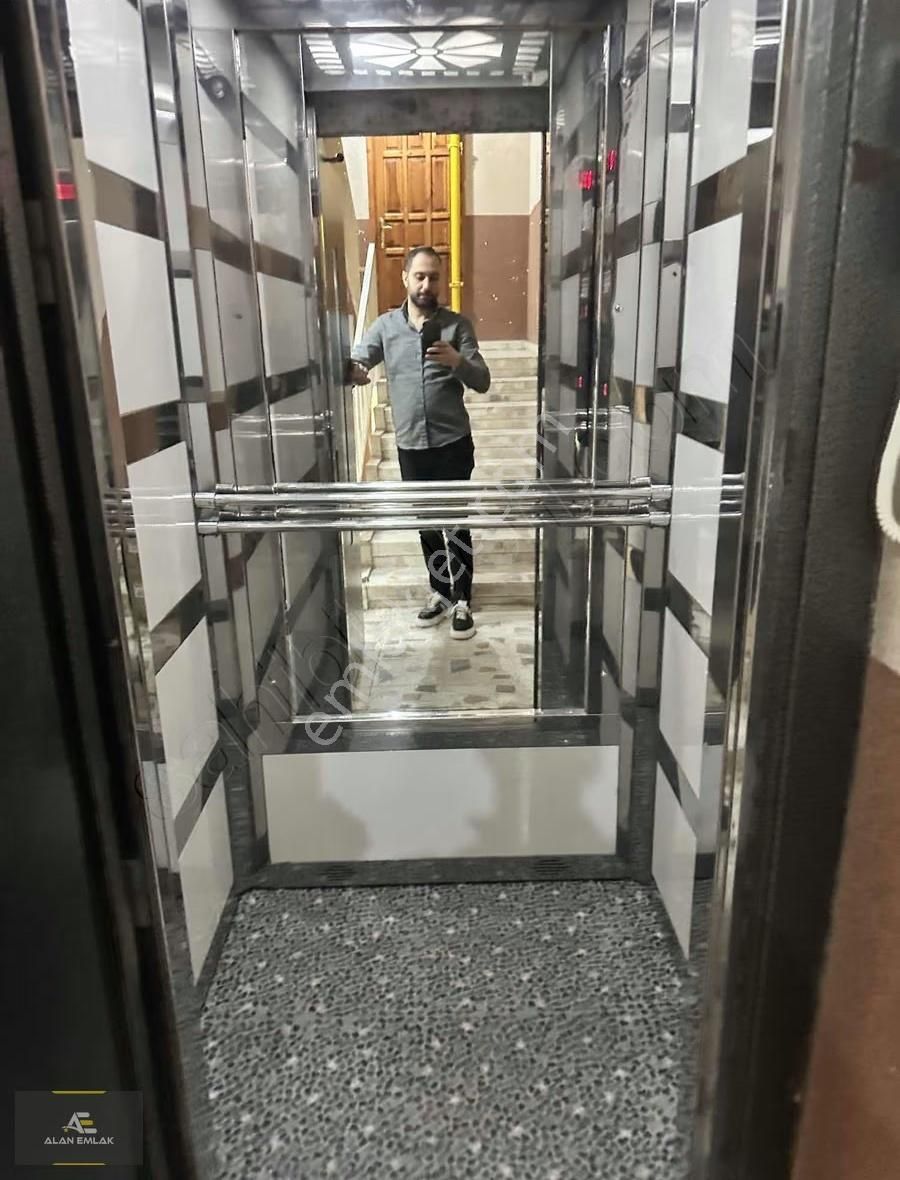 Alan Emlak; Tramvaya Çok Yakın, Ara Kat, Eşyalı 1+1 Daire - Görsel 16