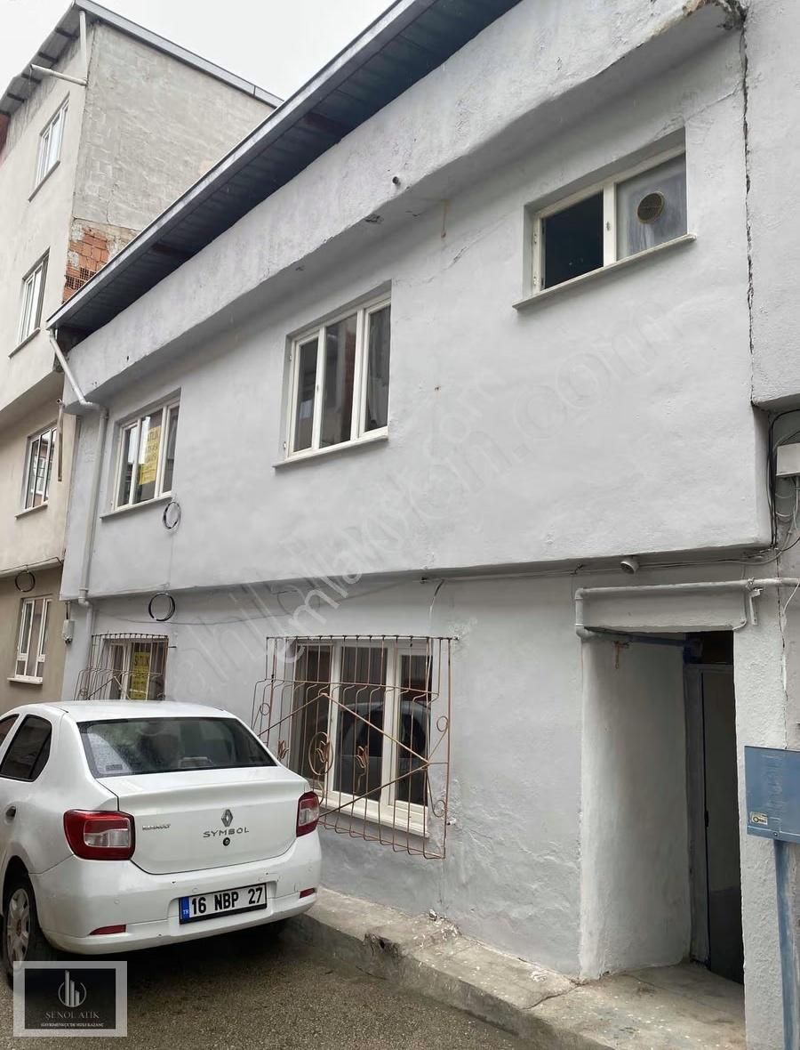 Soğanlı Kanalboyunda İki Katlı Bahçeli Müstakil Bina