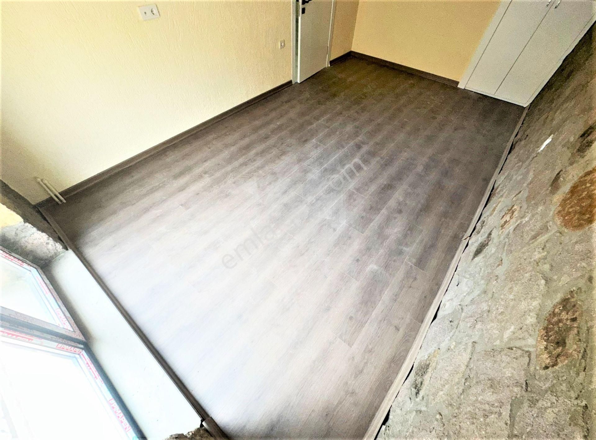 Aygül'den Edremit Çamcı'da Sıfır Amerikan Mutfaklı Giyinme Odalı Şömineli Bahçeli 3+1 Satılık Taş Ev - Görsel 17