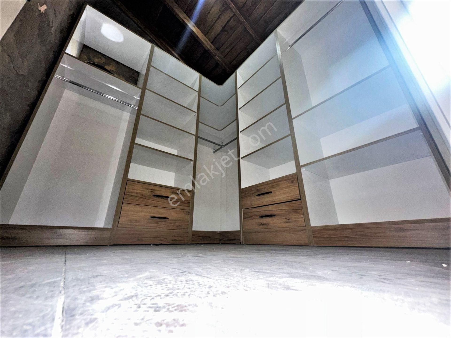 Aygül'den Edremit Çamcı'da Sıfır Amerikan Mutfaklı Giyinme Odalı Şömineli Bahçeli 3+1 Satılık Taş Ev - Görsel 20