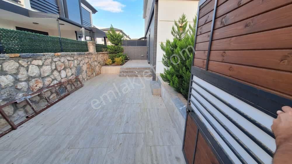 Didim Merkezde Sıfır 3+1 Havuzlu Villa - Görsel 4