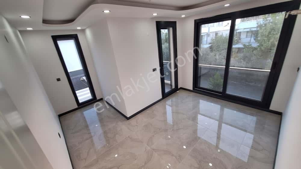 Didim Merkezde Sıfır 3+1 Havuzlu Villa - Görsel 29
