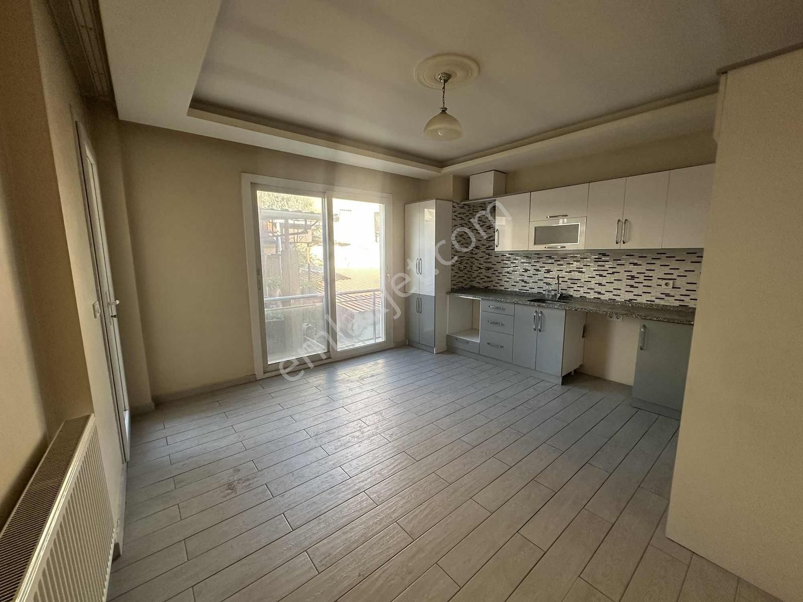 Üçyol Dolmuş Durağı Karşısı 4+1 Dubleks Daire