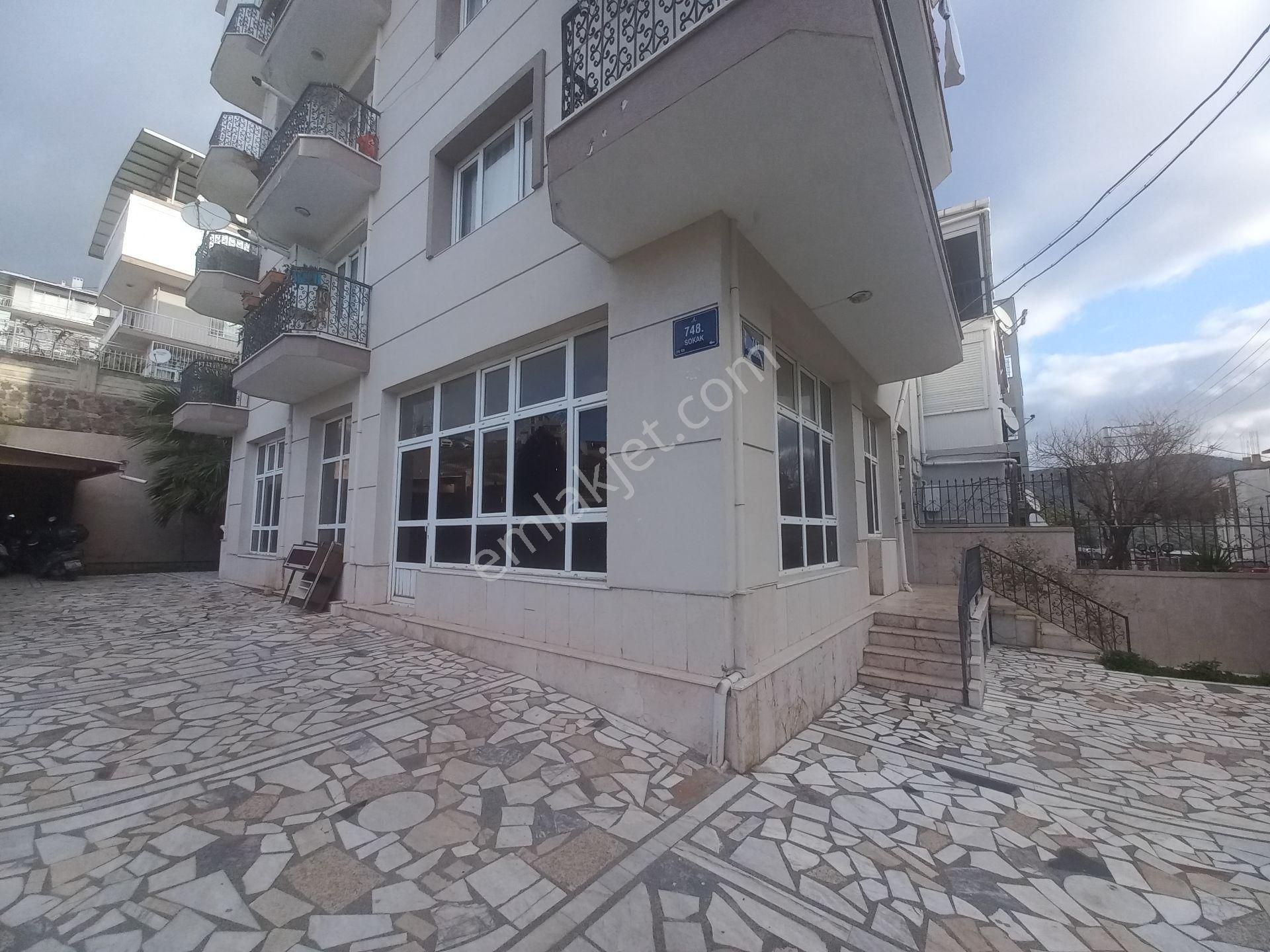 Bornova İnönü Mahallesinde Tüm İş Kollarına Hitap Edecek Kiralık Dükkan
