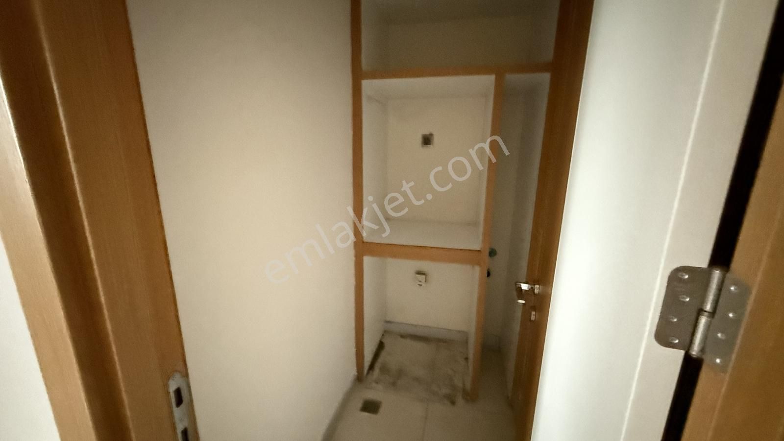 The İstanbul Veliefendi Evlerinde Hipodrom Manzaralı Satılık 3+1 - Görsel 17