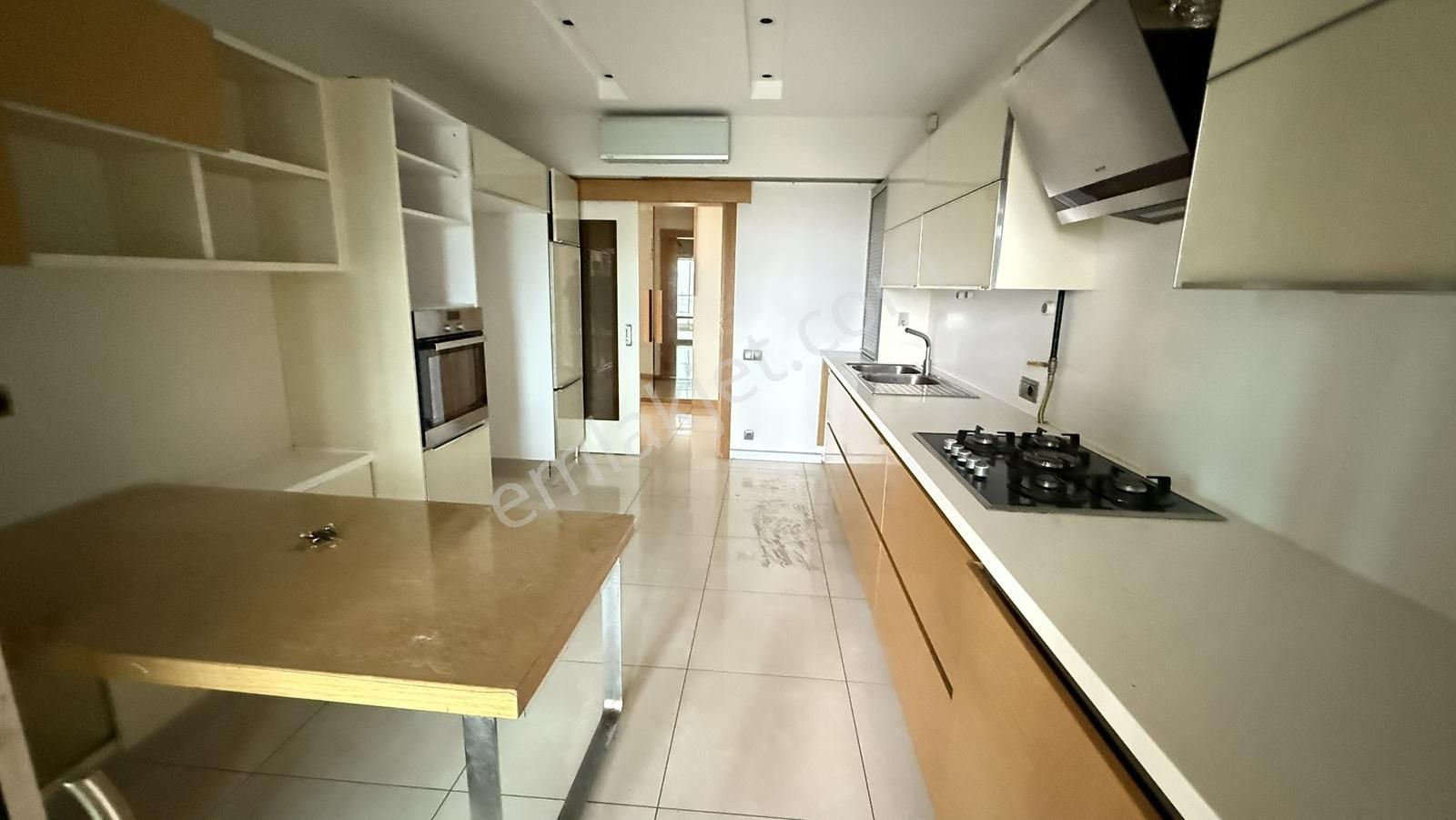 The İstanbul Veliefendi Evlerinde Hipodrom Manzaralı Satılık 3+1 - Görsel 12
