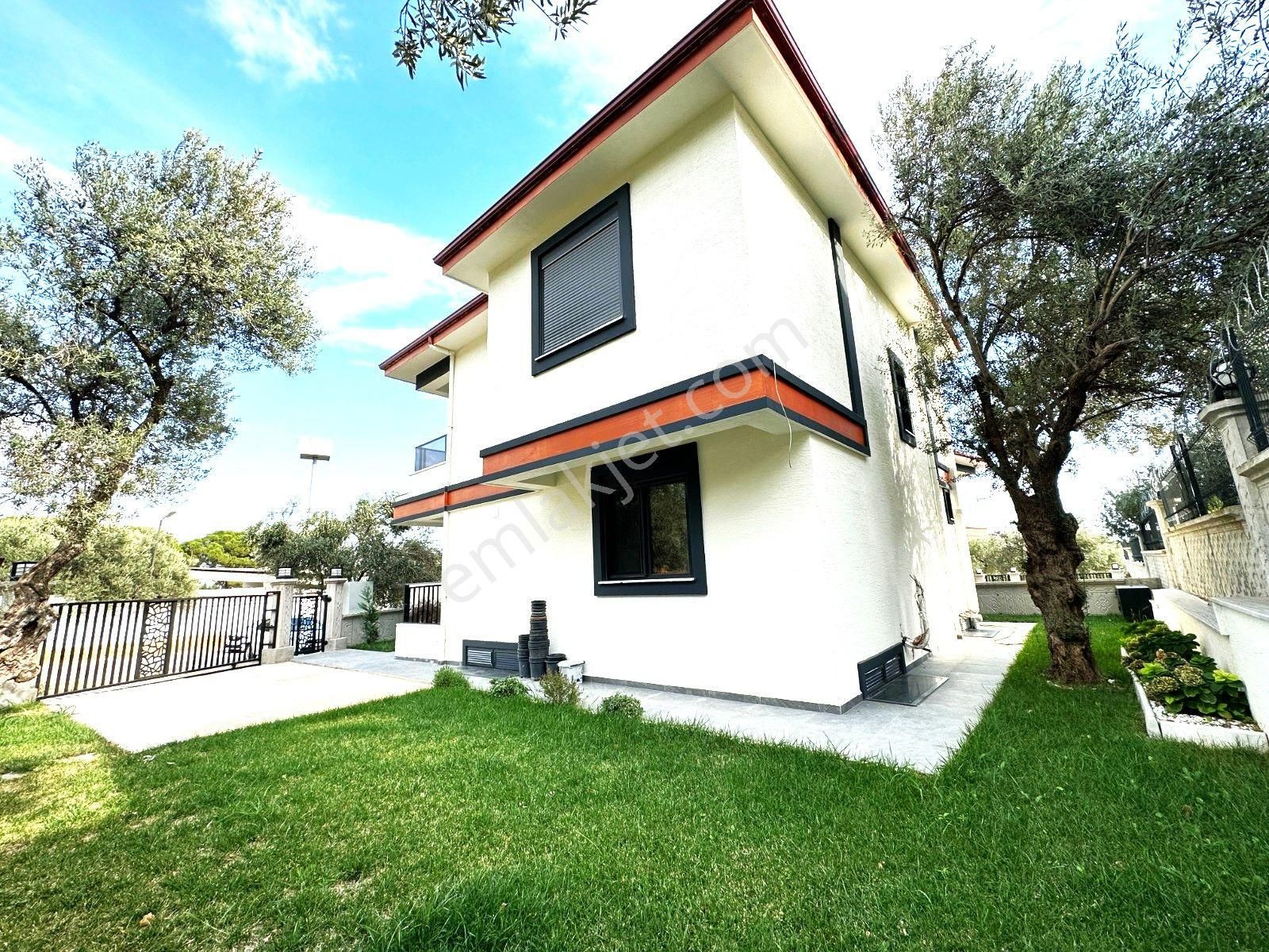 🍀kazdağlarının Temiz Oksijenini Ciğerlerinizde Hissedeceğiniz Güre'de Muhteşem 7+1 Müstakil Villa🍀