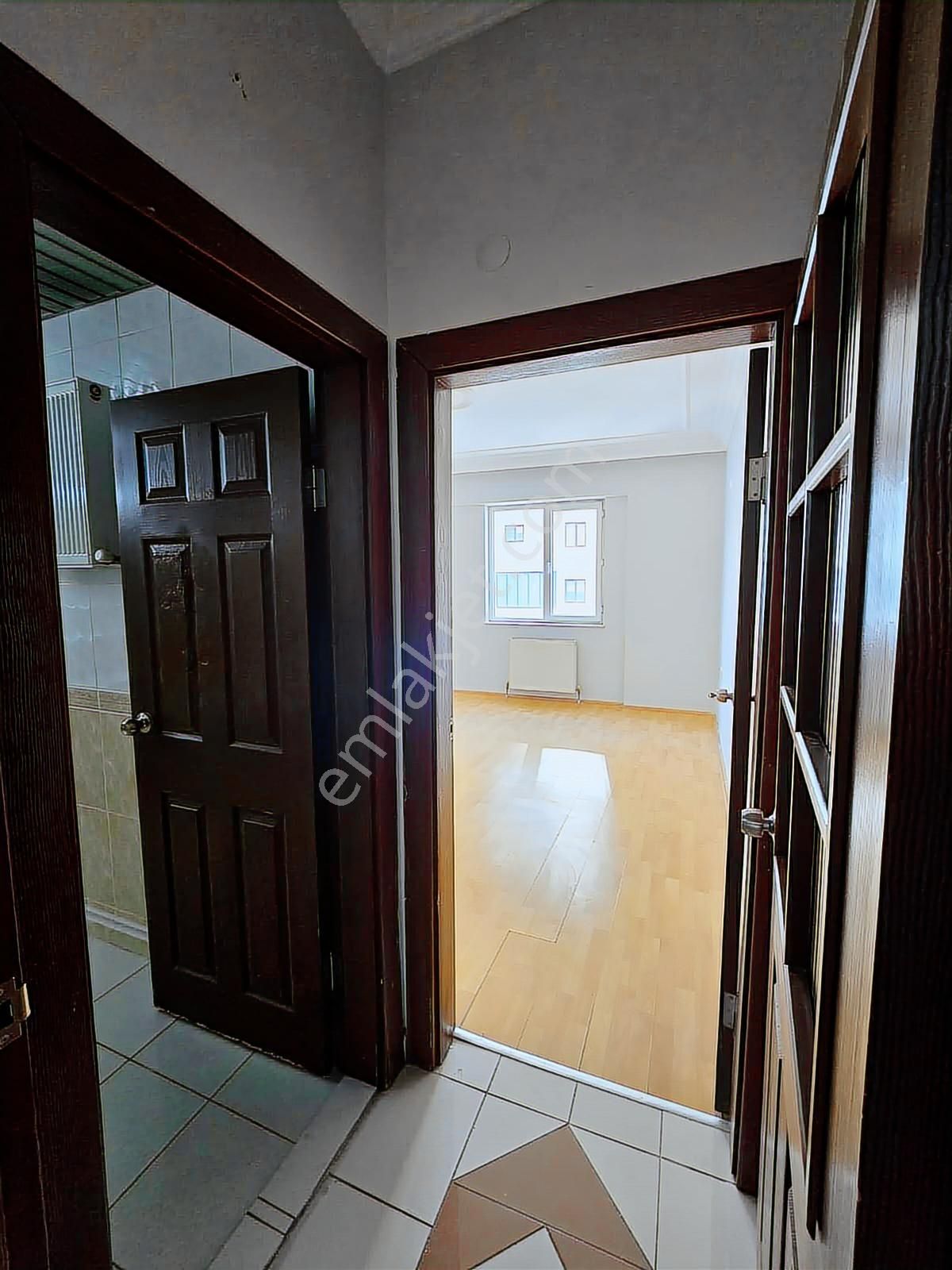 Alpaslan Beylerbeyi Konağında Kiralık 4+1 Geniş Daire - Görsel 23