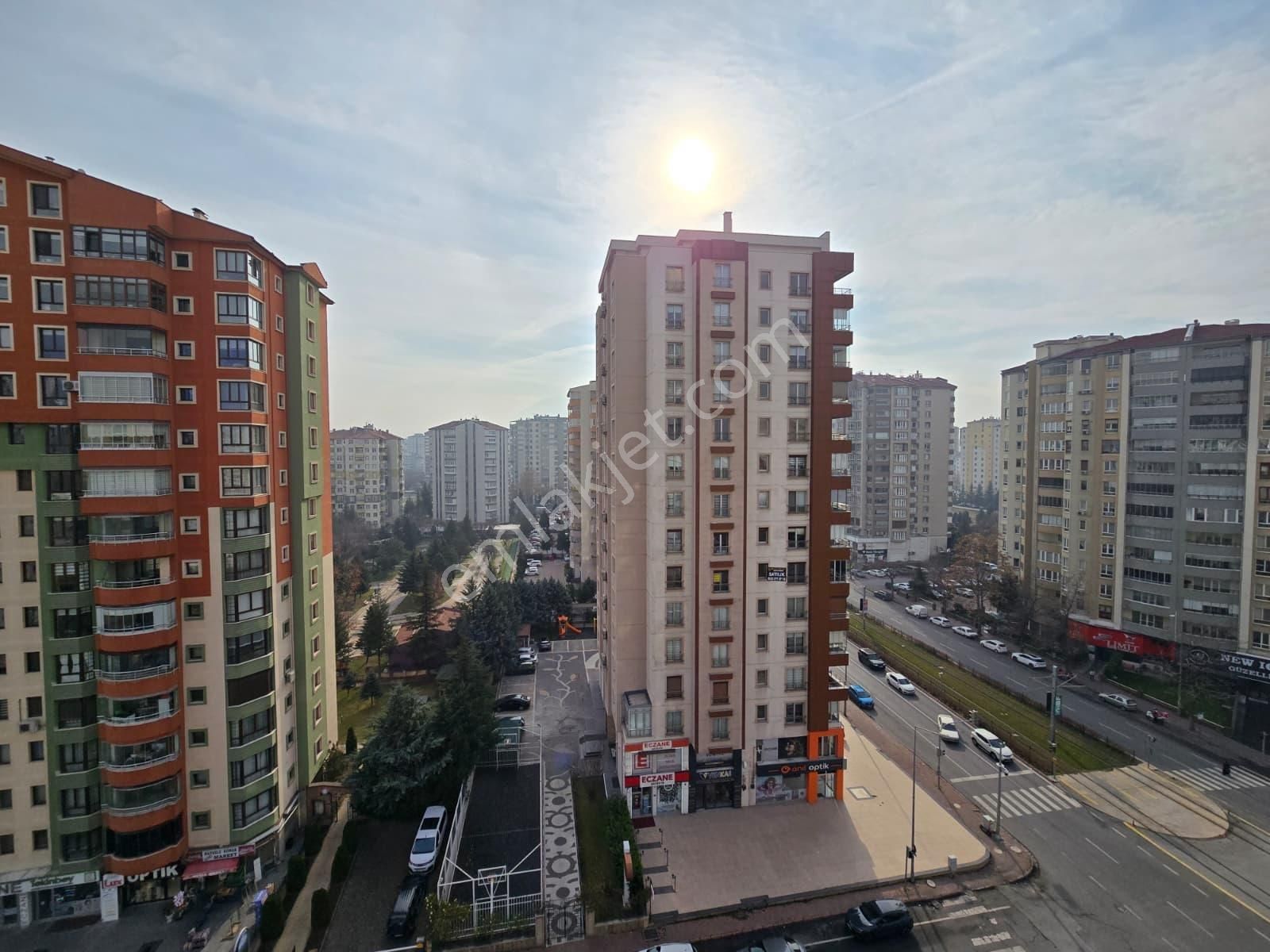 Alpaslan Beylerbeyi Konağında Kiralık 4+1 Geniş Daire - Görsel 9