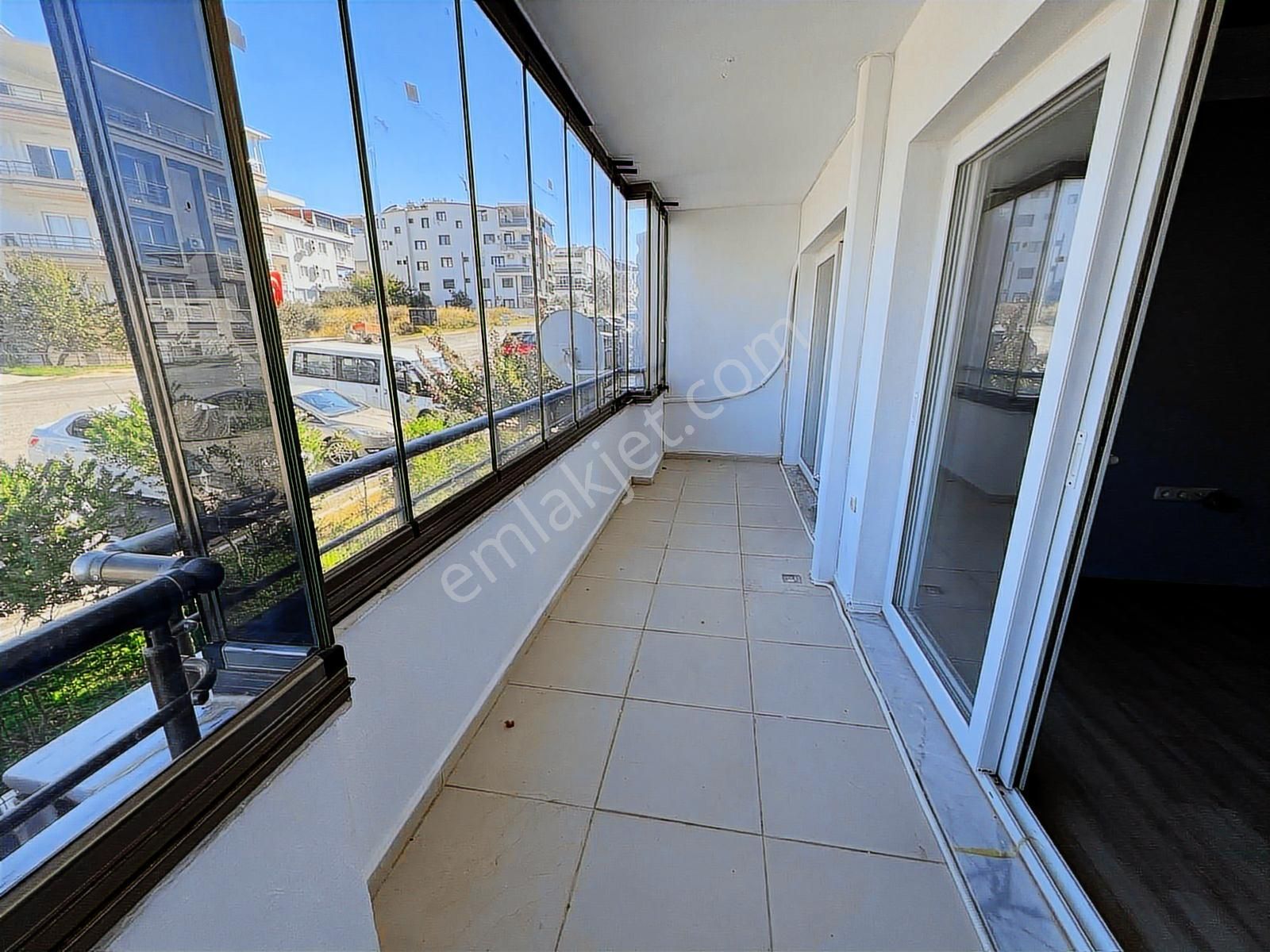 Havuzlu Site De 1+1 Kaçırılmayacak Fırsat Satılık Daire - Görsel 13