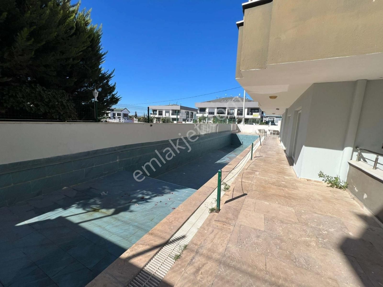 Havuzlu Site De 1+1 Kaçırılmayacak Fırsat Satılık Daire - Görsel 14