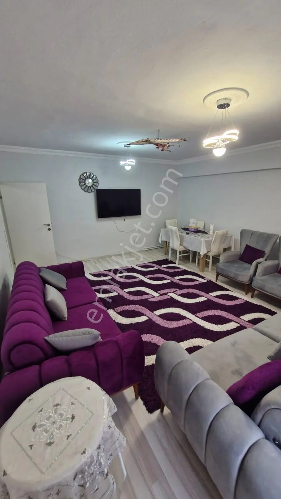 Arkadaş Emlaktan Lozan Evleri Civarında 2.kat 3+1 Satılık Daire 2.900.000 Tl