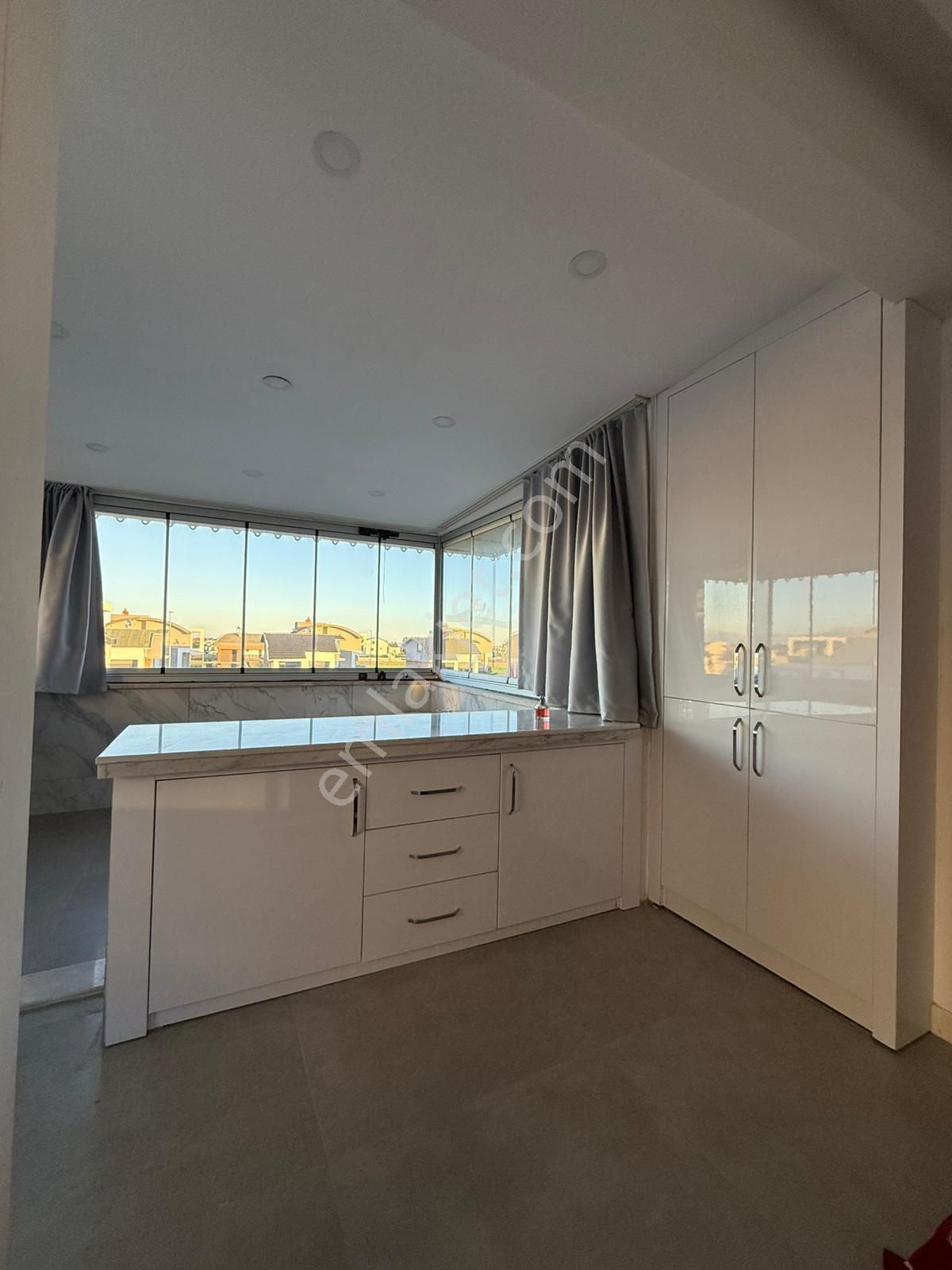 Kadriye'de Açık Otoparklı Site İçinde Özel Tasarımlı Geniş 2+2 Dubleks - Görsel 32