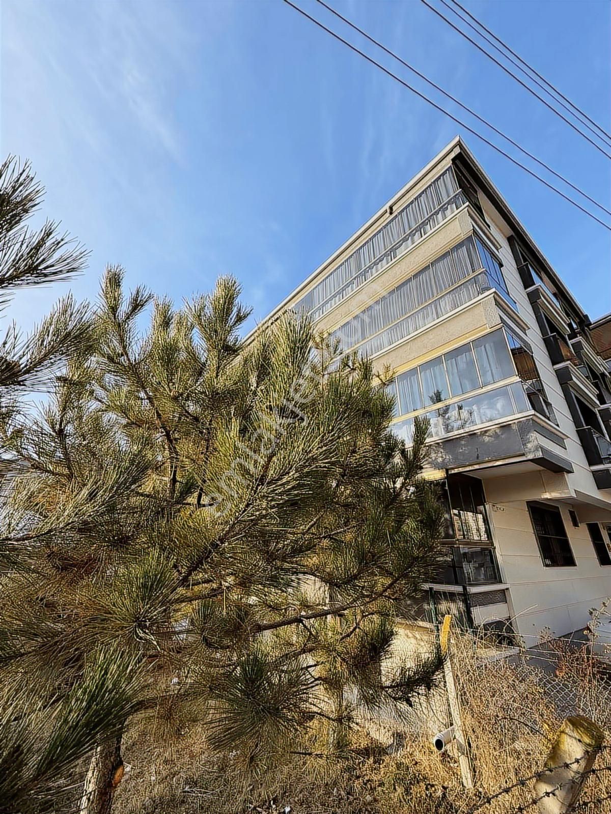 Keskin'den 4+1 Çift Banyo Çift Balkon Cadde Arkası Ara Kat Daire - Görsel 4