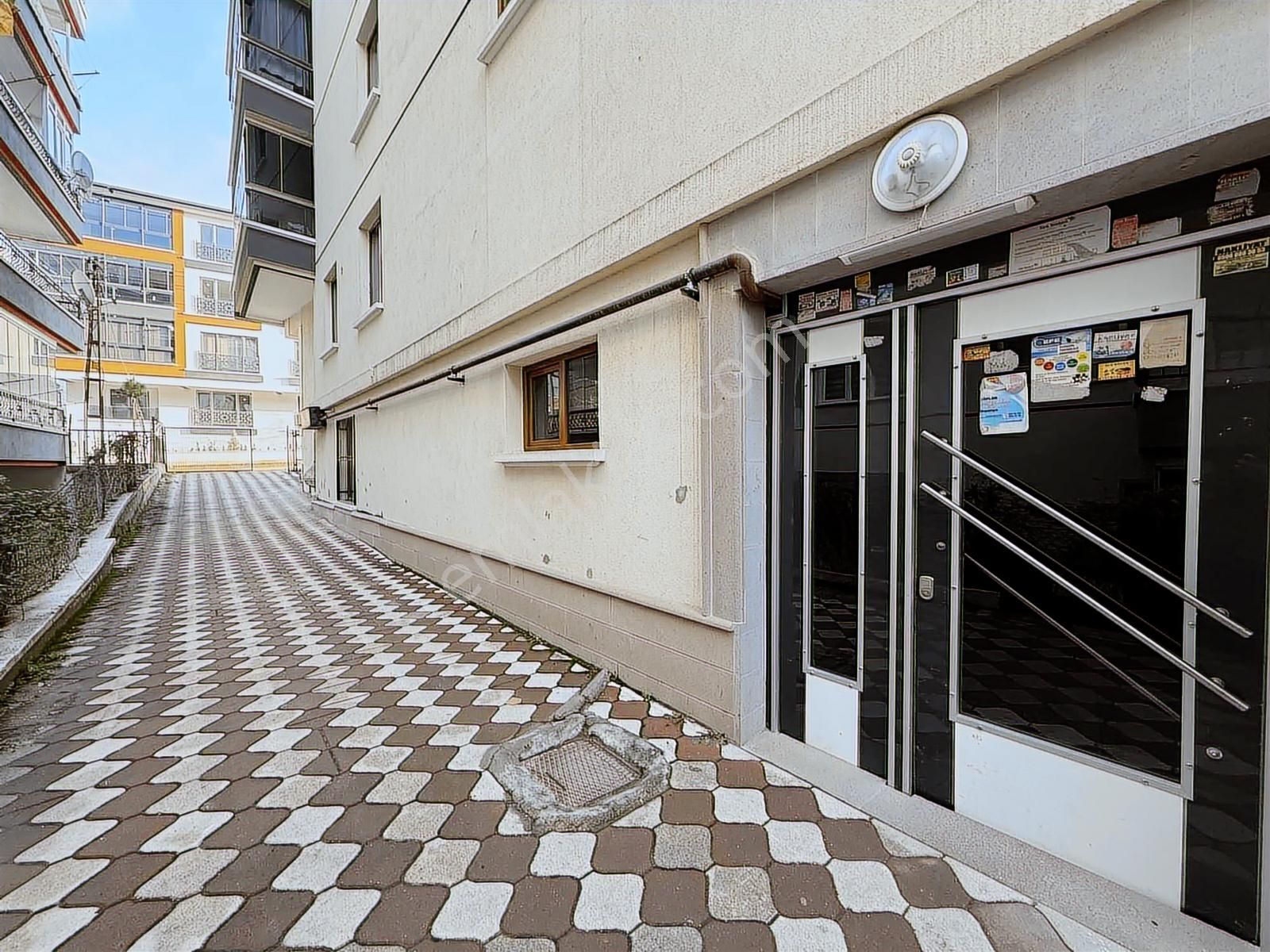 Keskin'den 4+1 Çift Banyo Çift Balkon Cadde Arkası Ara Kat Daire - Görsel 6