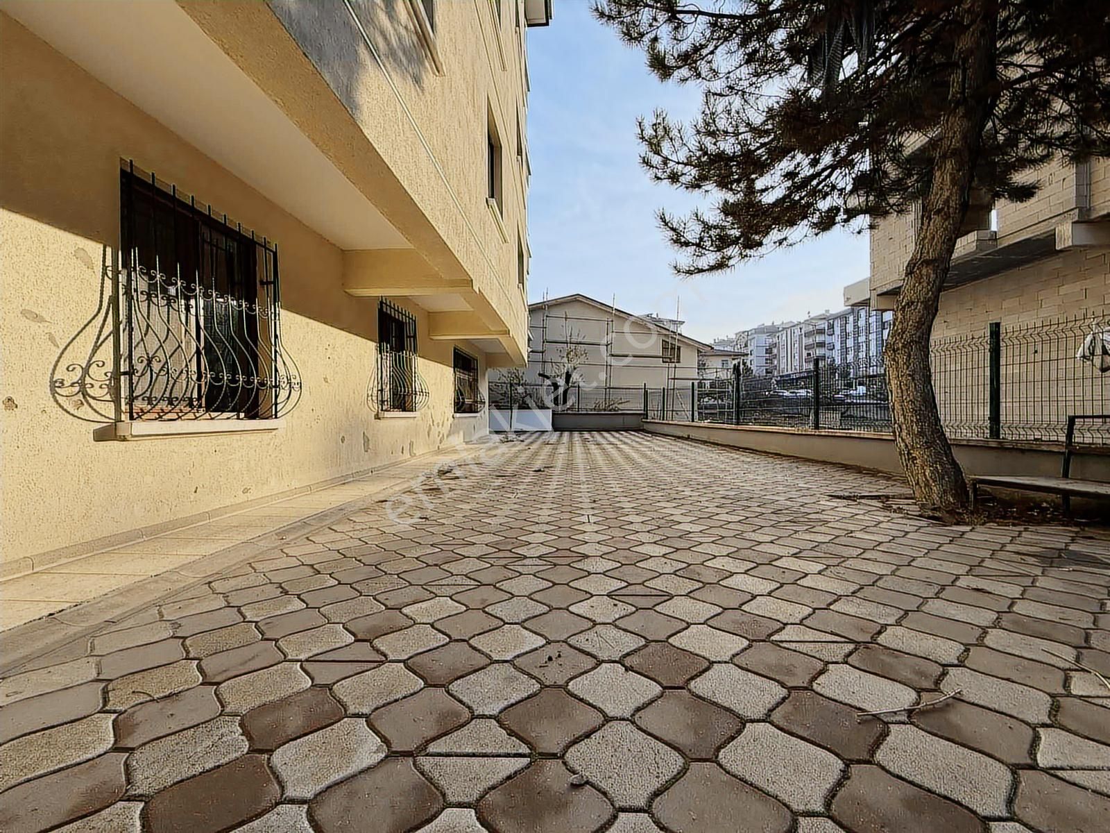 Keskin'den 4+1 Çift Banyo Çift Balkon Cadde Arkası Ara Kat Daire - Görsel 12