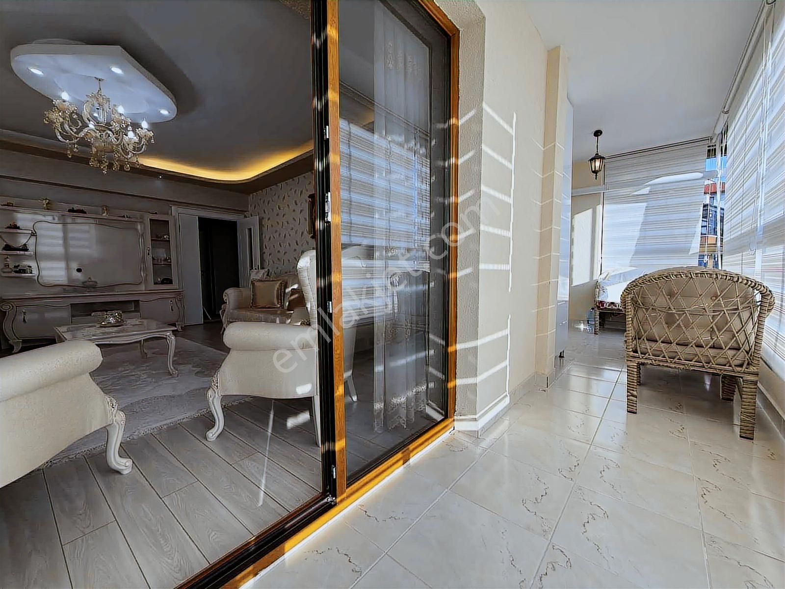 Keskin'den 4+1 Çift Banyo Çift Balkon Cadde Arkası Ara Kat Daire - Görsel 2