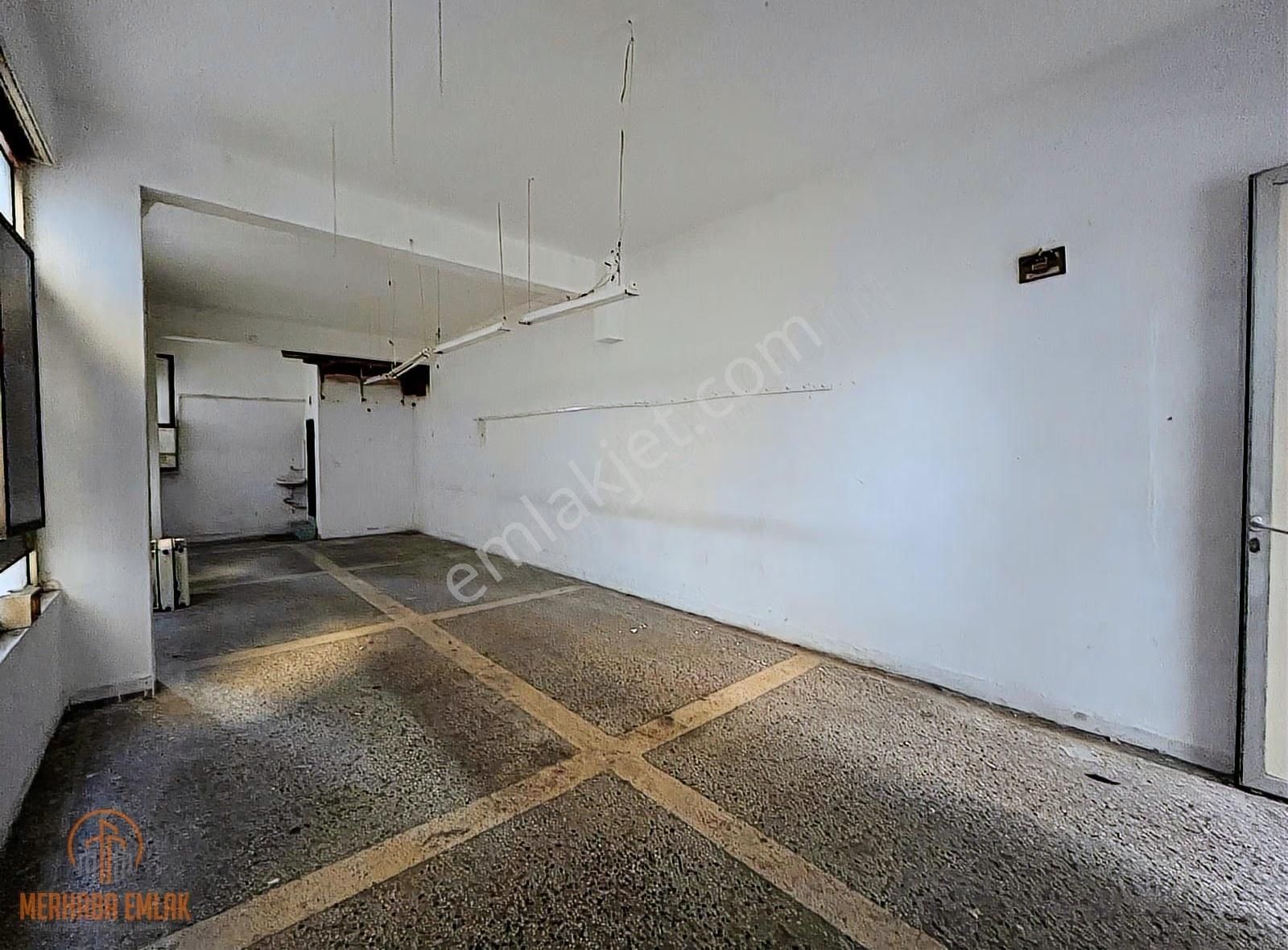Merhaba Emlak'tan Yüksek Girişli Merkezi Konumlu Ferah Dükkan - Görsel 4