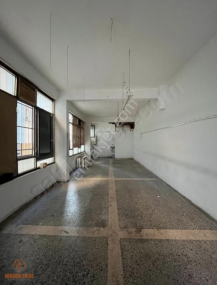 Merhaba Emlak'tan Yüksek Girişli Merkezi Konumlu Ferah Dükkan - Görsel 3