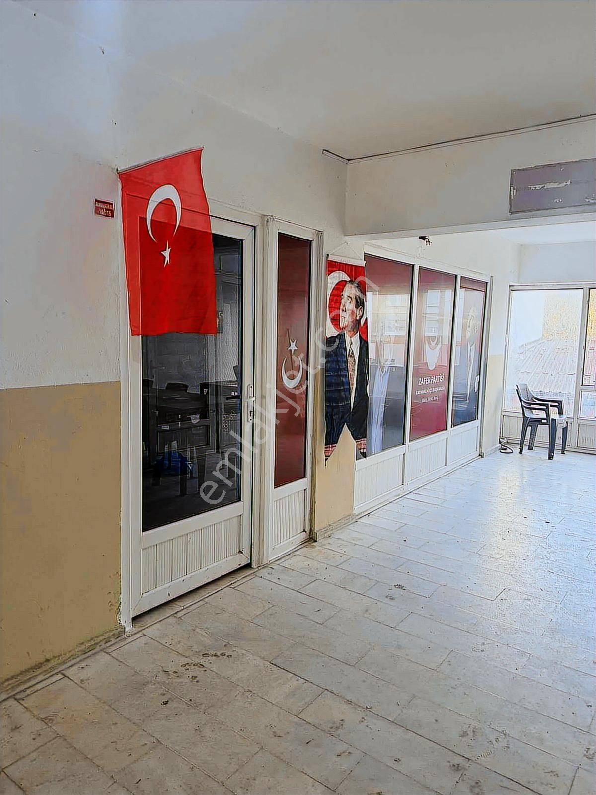 Kaynarca Merkezde Satılık Ofis 34m2 Kira Getirli 10.000tl - Görsel 2