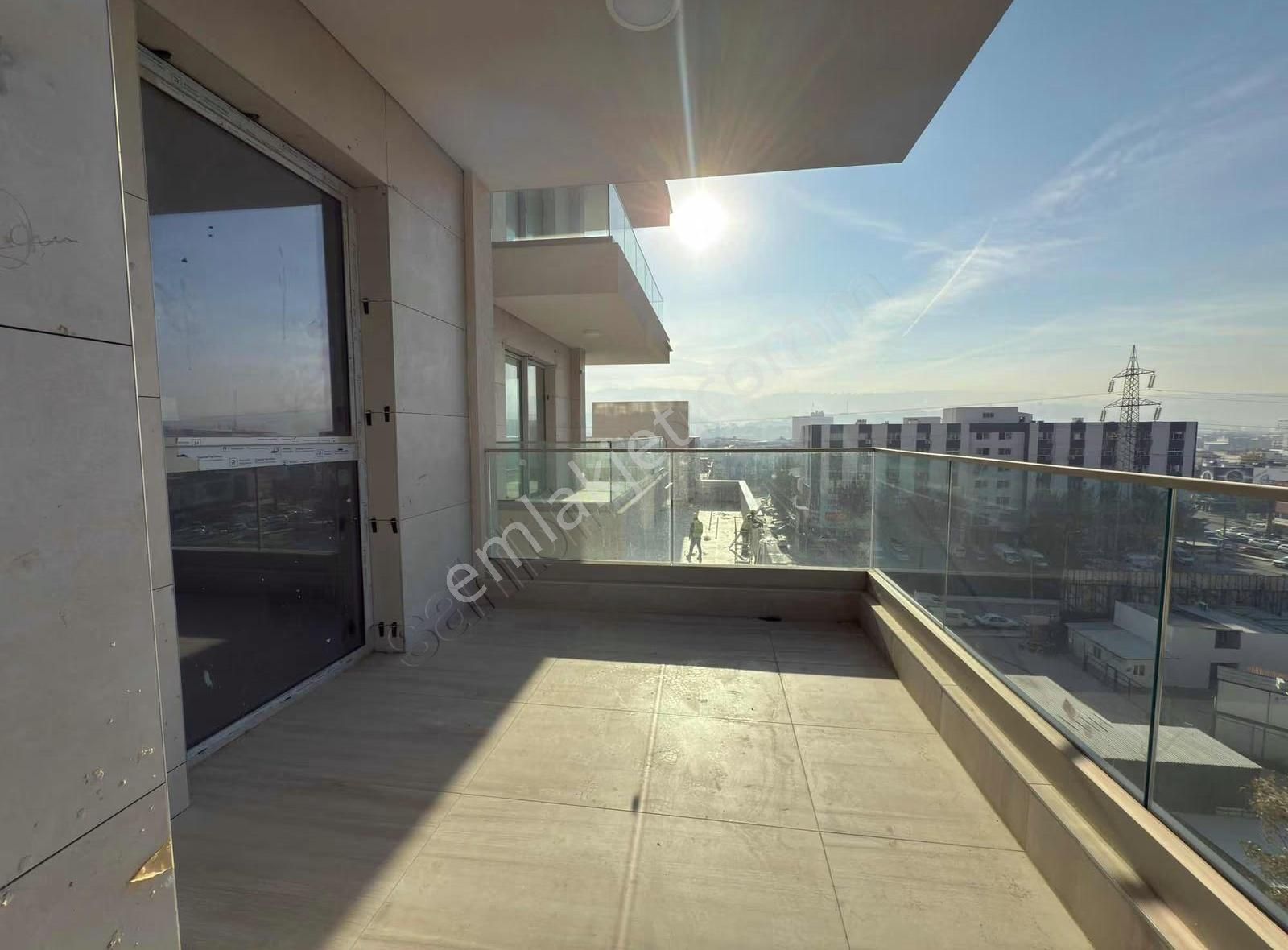 Megapol İzmir Sıfır 1+1 Büyük Tip Kapalı Mutfak Satılık Daire - Görsel 2