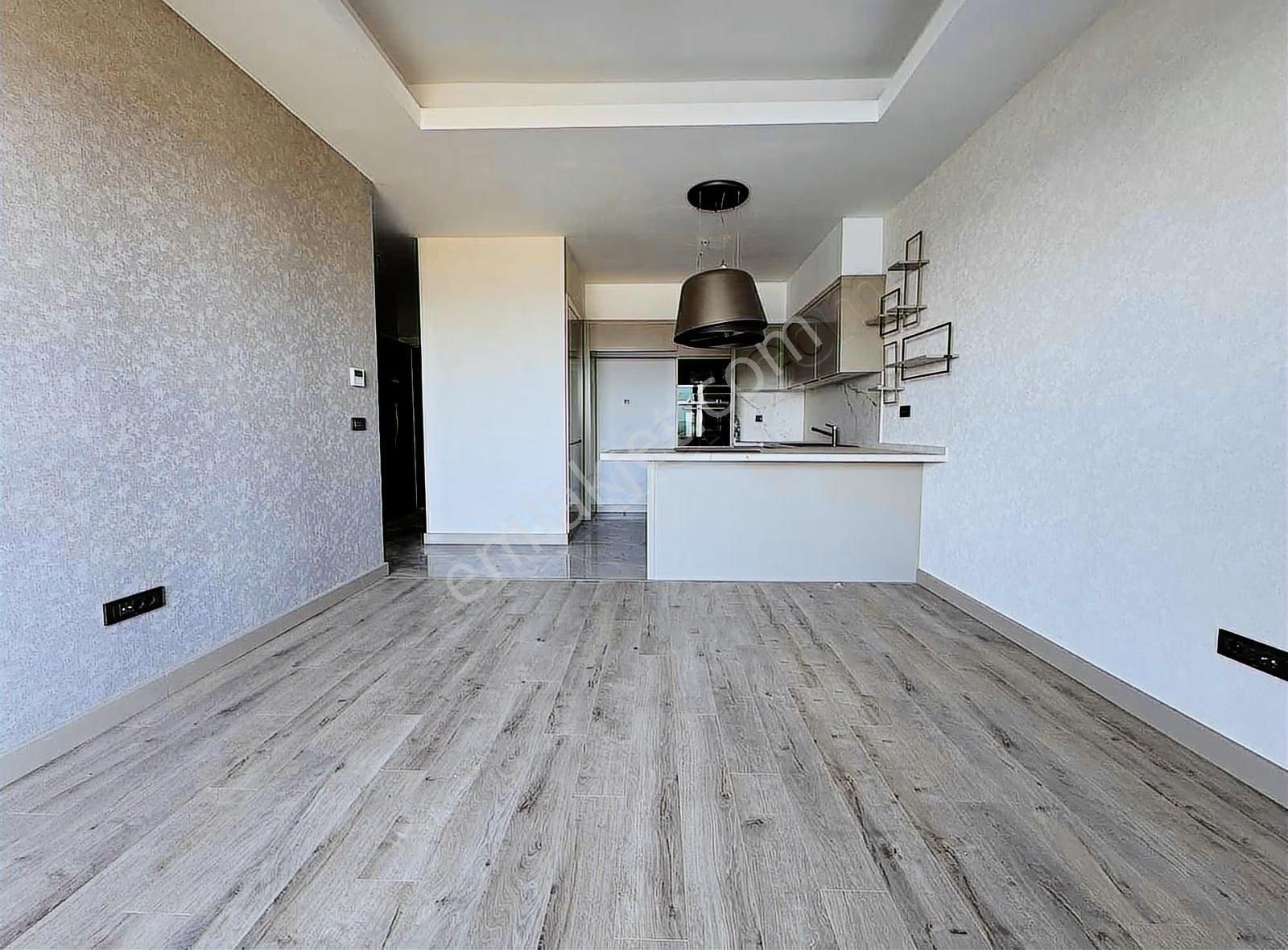 İzka Line Deniz Manzaralı Genis Balkonlu Satılık Sıfır 1+1 Daire - Görsel 17