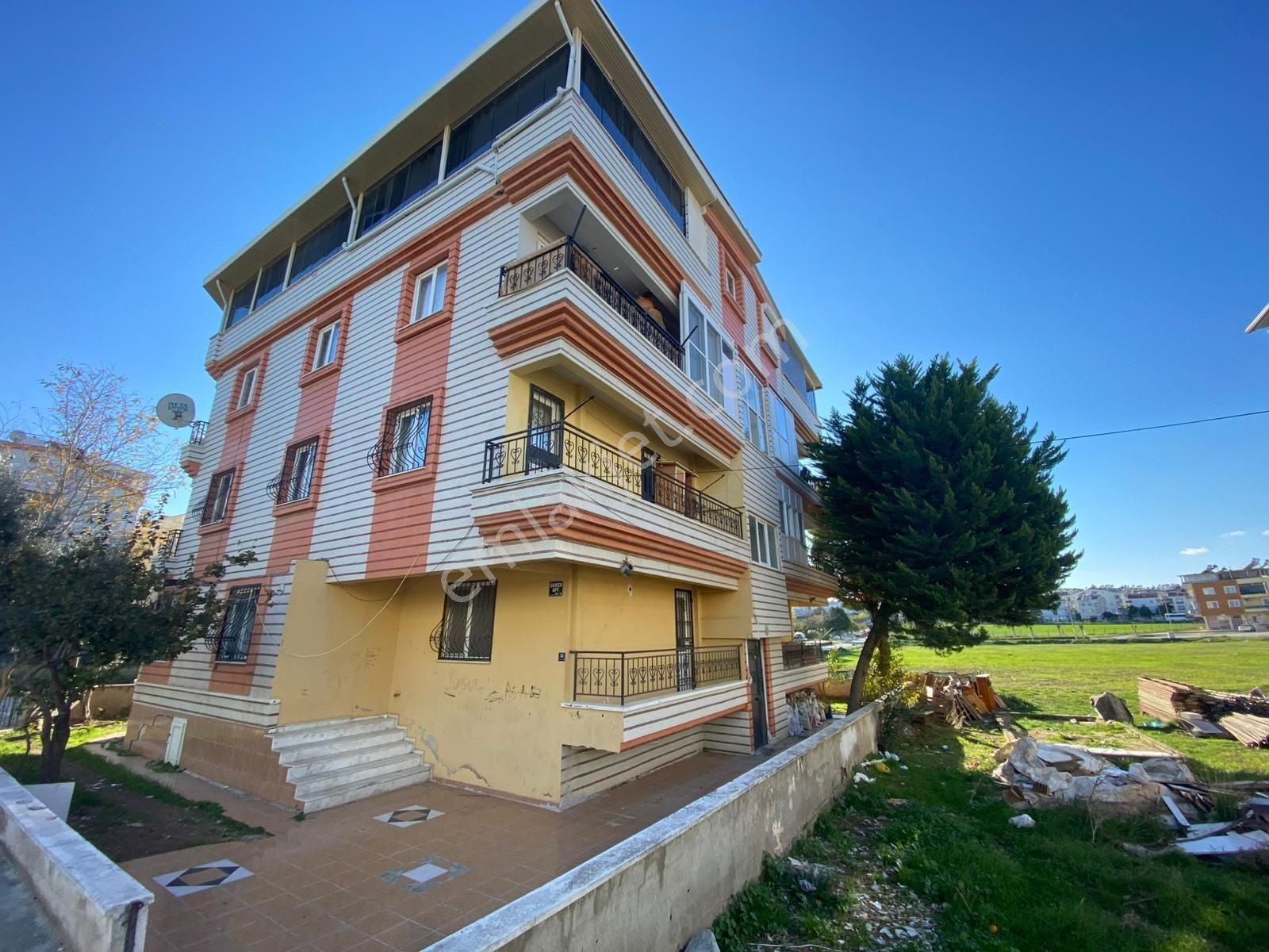 Didim Efeler'de 4+1 Ayrı Mutfak Satılık Daire