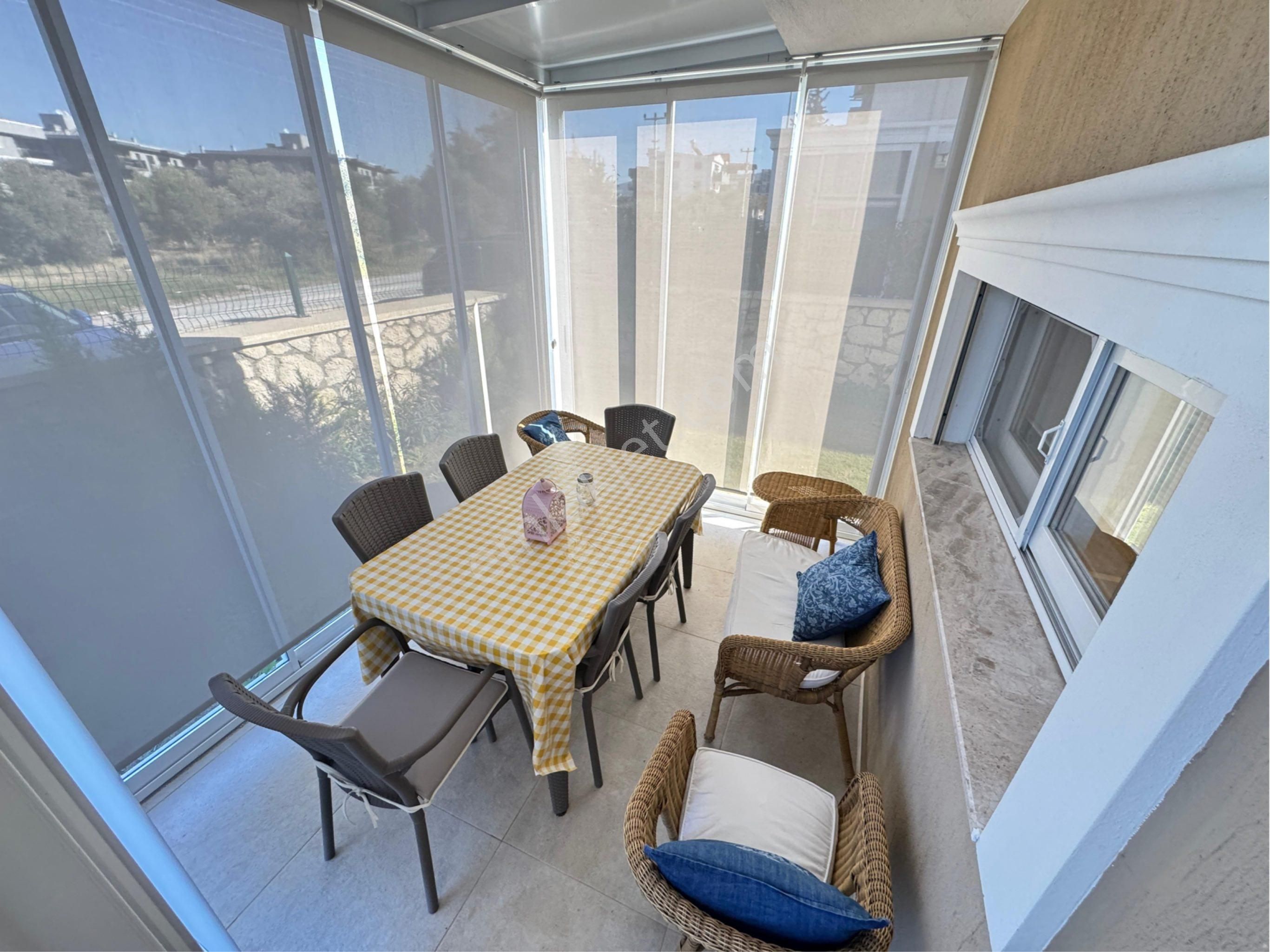 Davutlar'da Kapalı Termal Havuzlu 3+1 İkiz Konsept Lüks Villa - Görsel 17