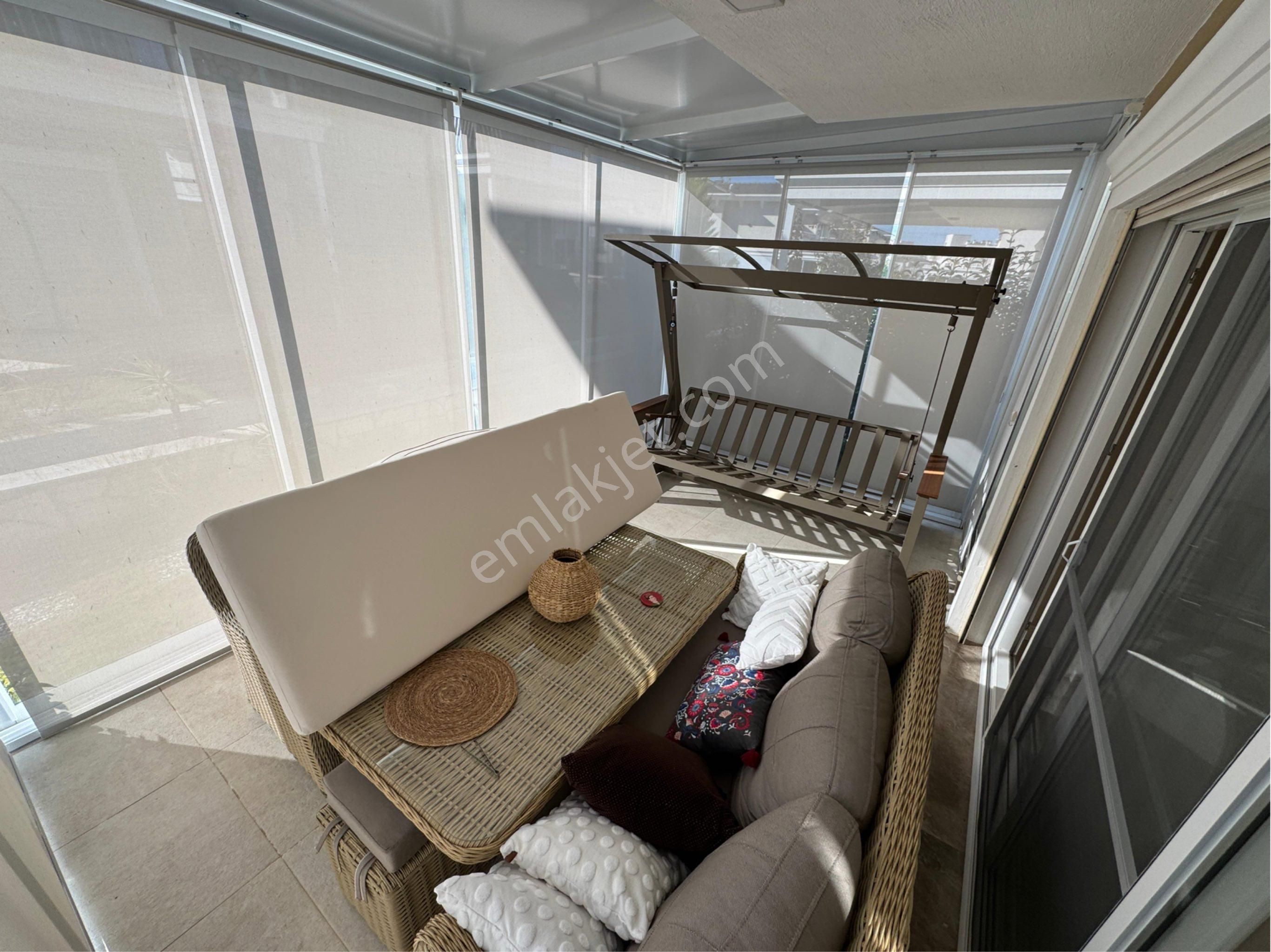 Davutlar'da Kapalı Termal Havuzlu 3+1 İkiz Konsept Lüks Villa - Görsel 20