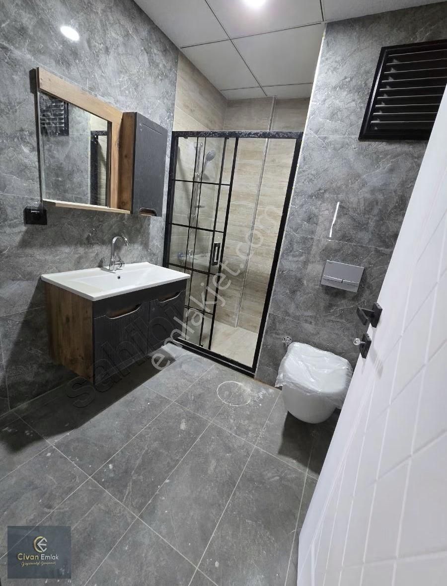 Cok Genis Balkonlu Lüx 1+1 Düz Ayak - Görsel 13