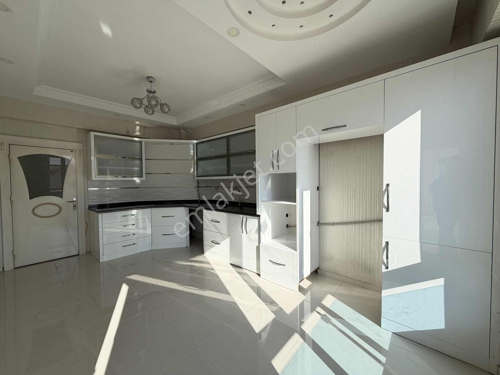 Z Grouptan Karataş Merkezde Güvenlikli Site İçinde 4+1 Daire - Görsel 17