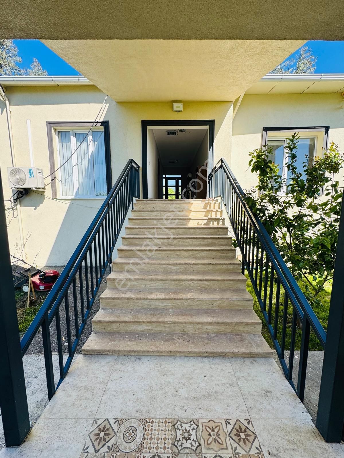 Ana Yolda Prestij: 7.500 M² Bahçeli Lüks Malikane - Görsel 12