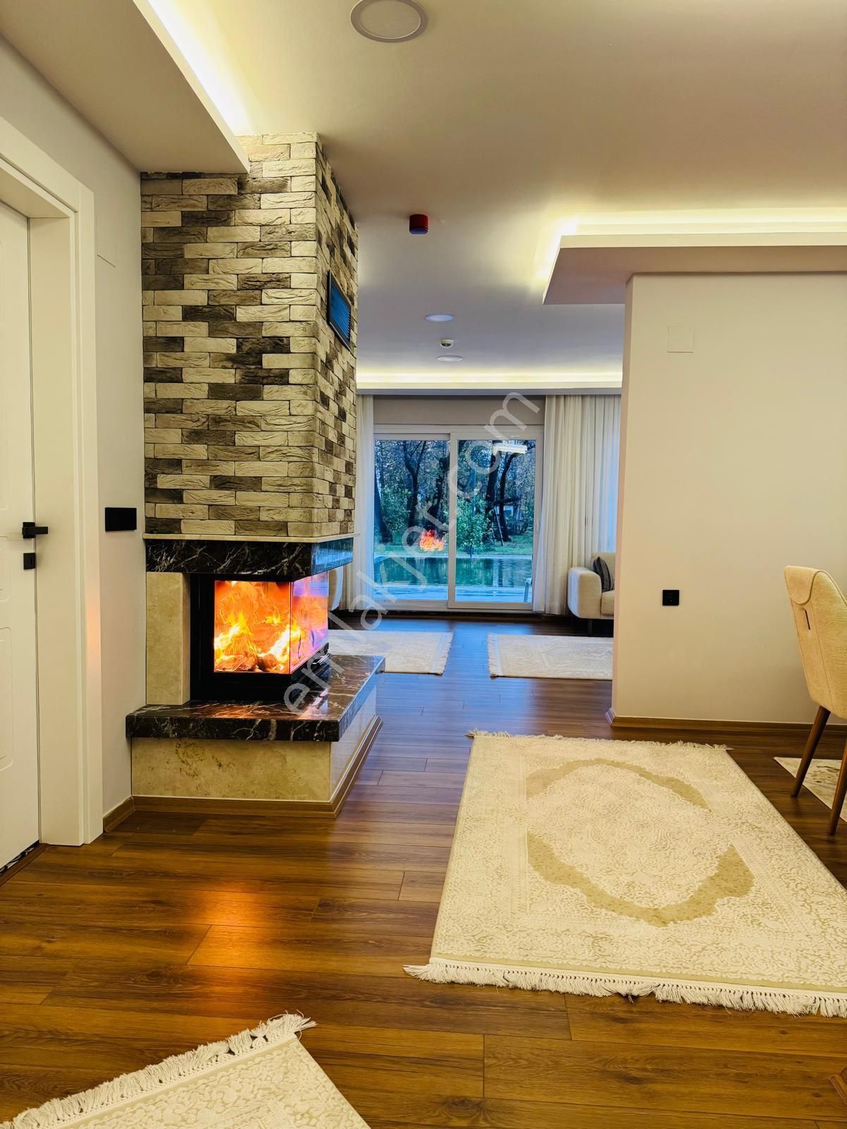 Ana Yolda Prestij: 7.500 M² Bahçeli Lüks Malikane - Görsel 18