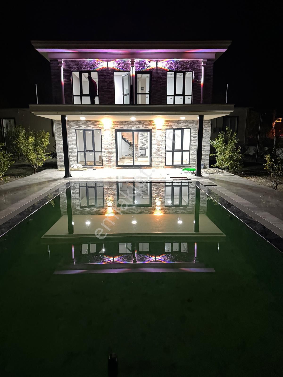 Ana Yolda Prestij: 7.500 M² Bahçeli Lüks Malikane - Görsel 21