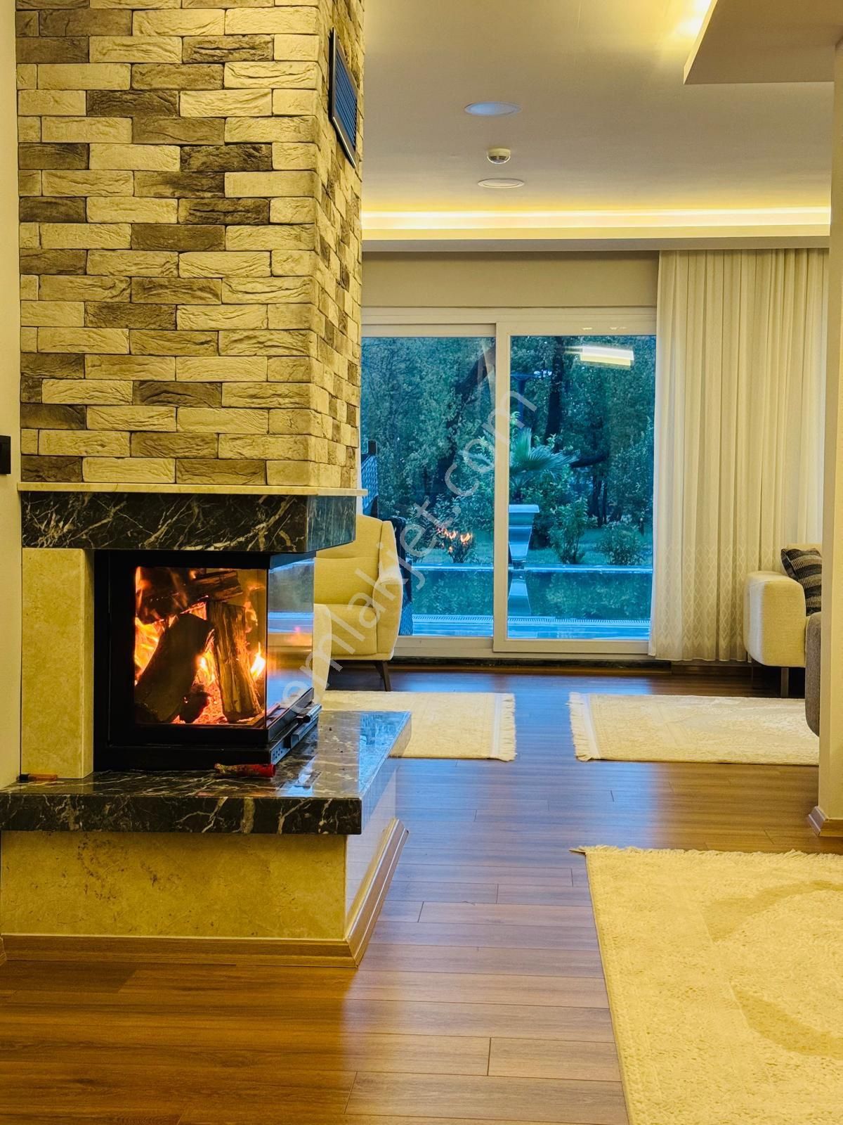 Ana Yolda Prestij: 7.500 M² Bahçeli Lüks Malikane - Görsel 3