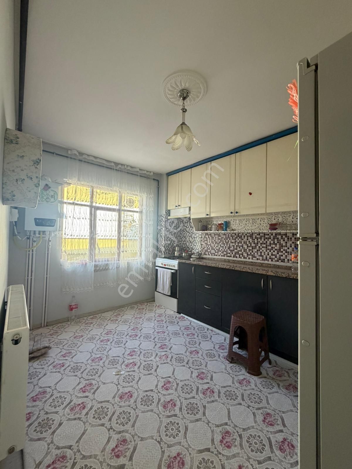 Merkezi Konumda | Ara Kat 2+1 | Ayrı Mutfak | Doğalgaz + Klima | Eşyalı / Eşyasız - Görsel 12