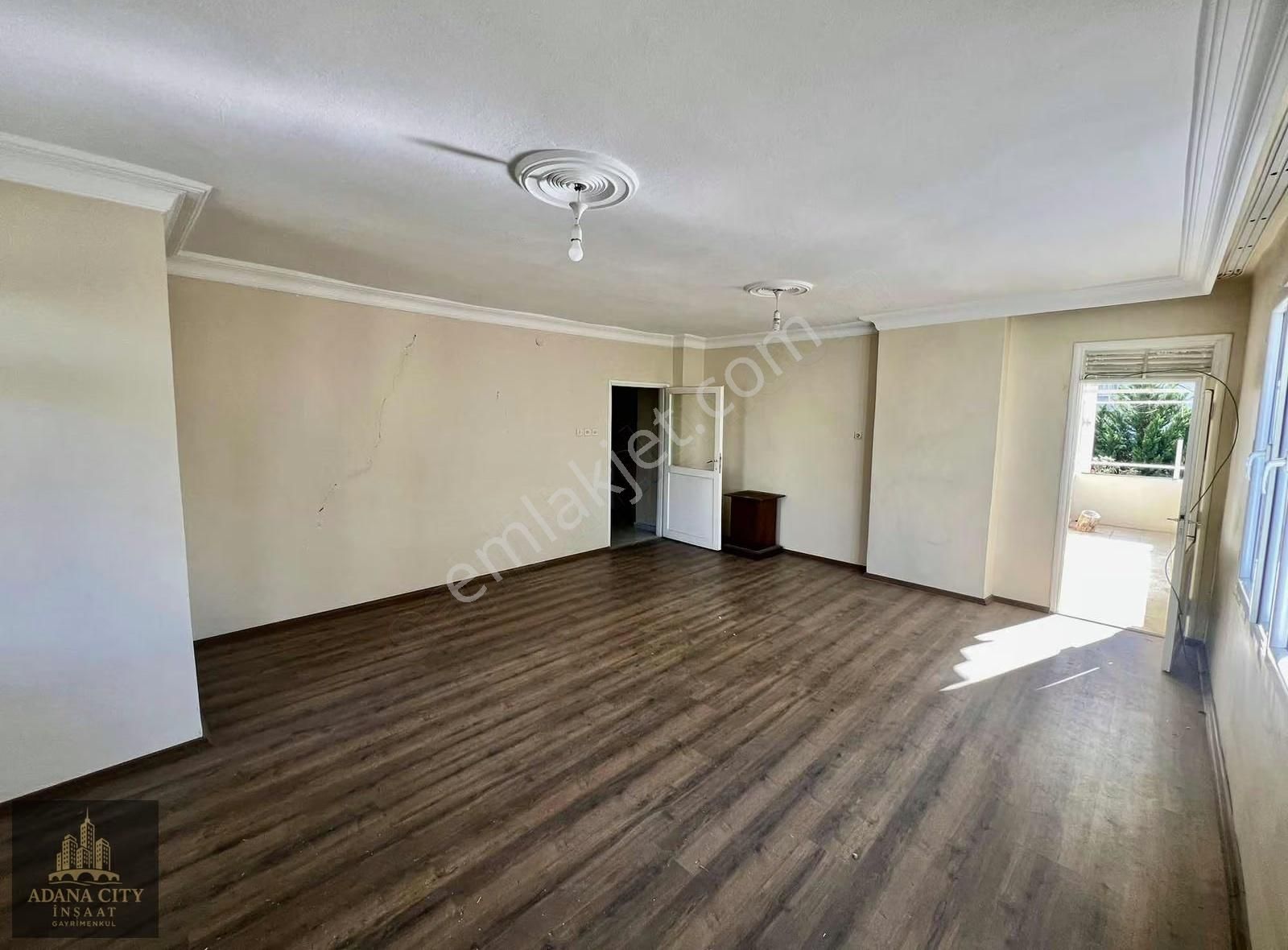 Mavi Bulvarda 3+1 Kapalı Mutfak Az Katlı