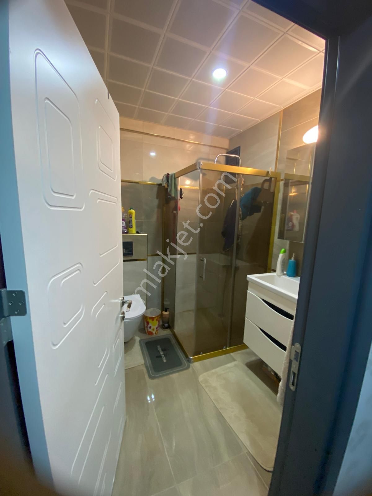 4+1 Büyük Bahçeli Köşe Villa Havuzlu Site İçerisinde - Görsel 23