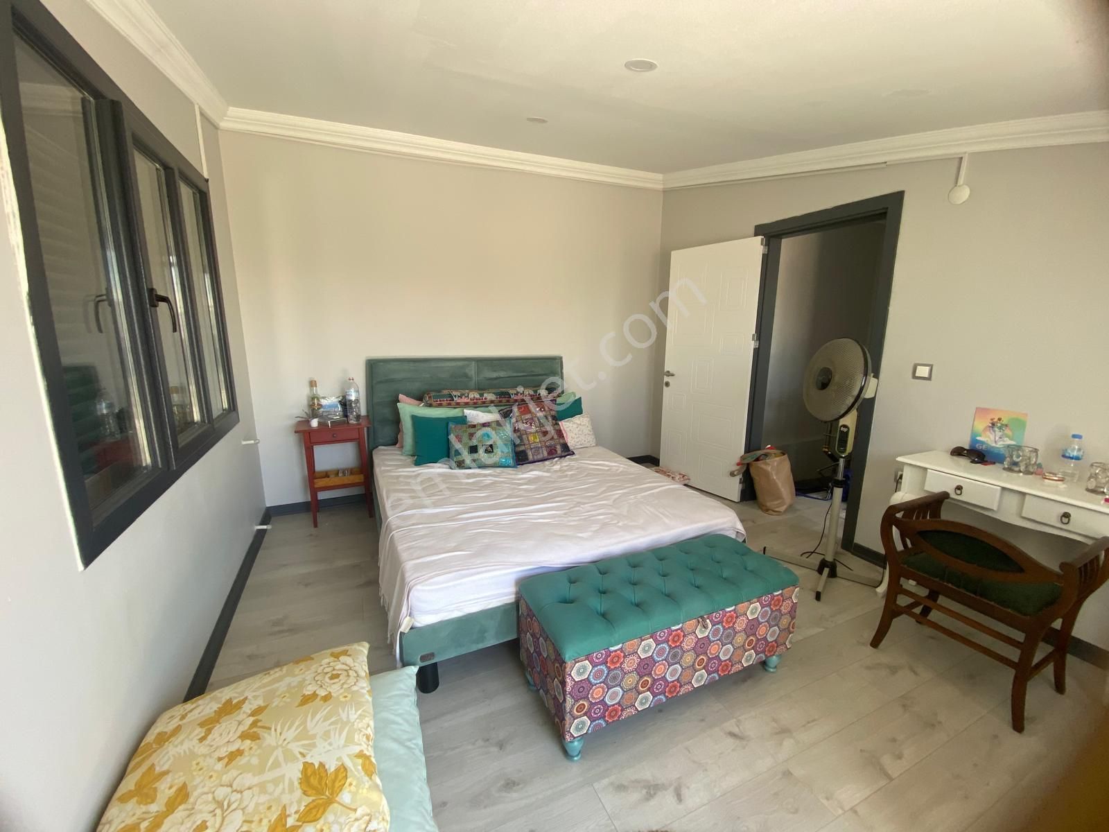 4+1 Büyük Bahçeli Köşe Villa Havuzlu Site İçerisinde - Görsel 21