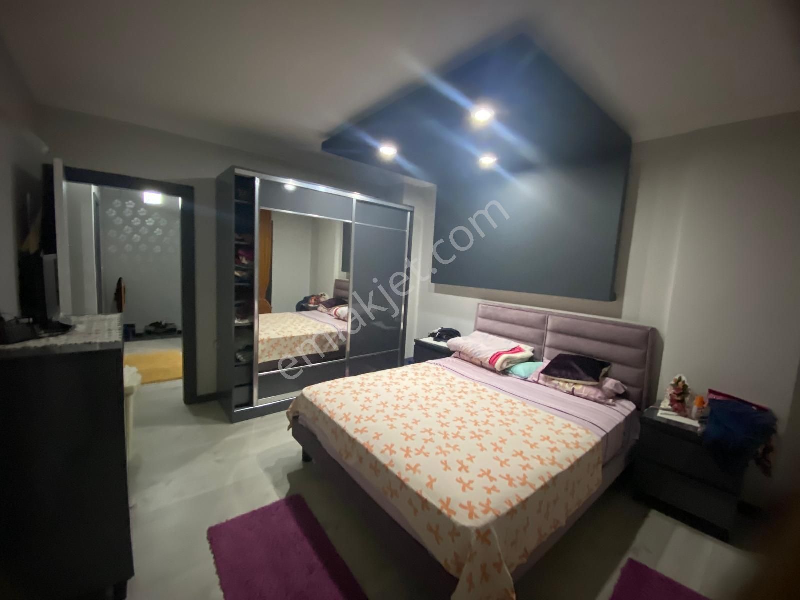 4+1 Büyük Bahçeli Köşe Villa Havuzlu Site İçerisinde - Görsel 15