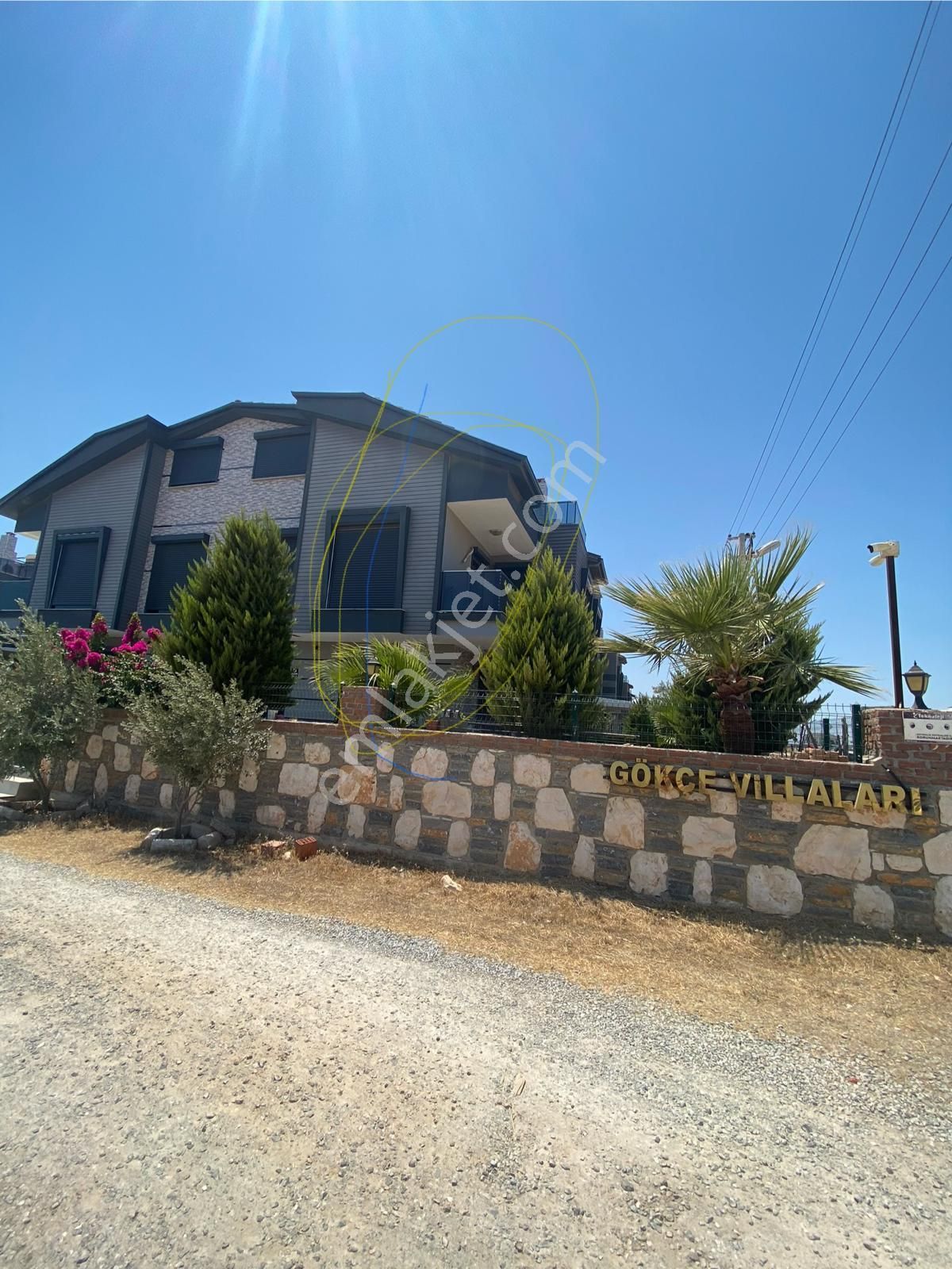 4+1 Büyük Bahçeli Köşe Villa Havuzlu Site İçerisinde - Görsel 5