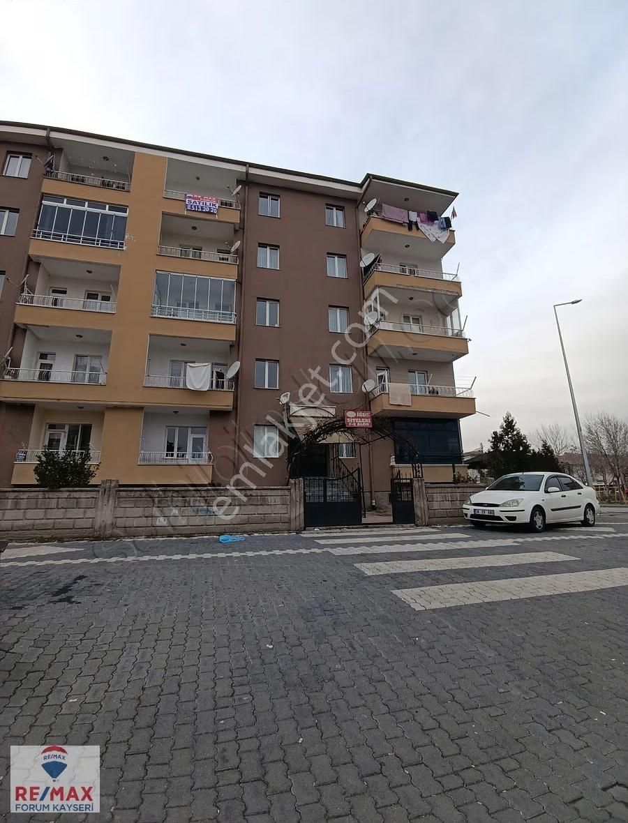 Selçuklu'da Manzaralı Cadde Cepheli Satılık 3+1 Daire