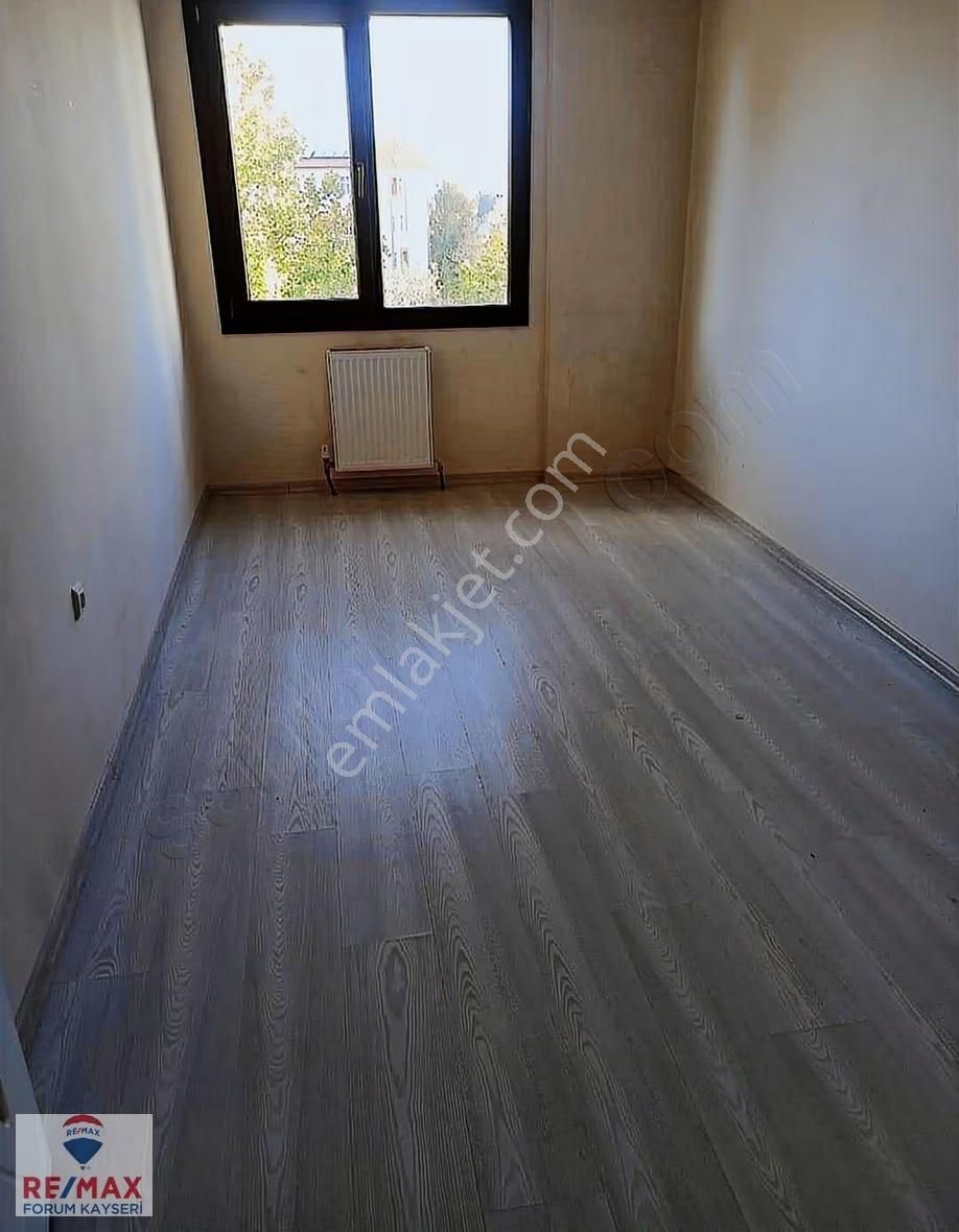 Gülük Mahallesinde Kombili Arakat Satılık 3+1 Daire - Görsel 7