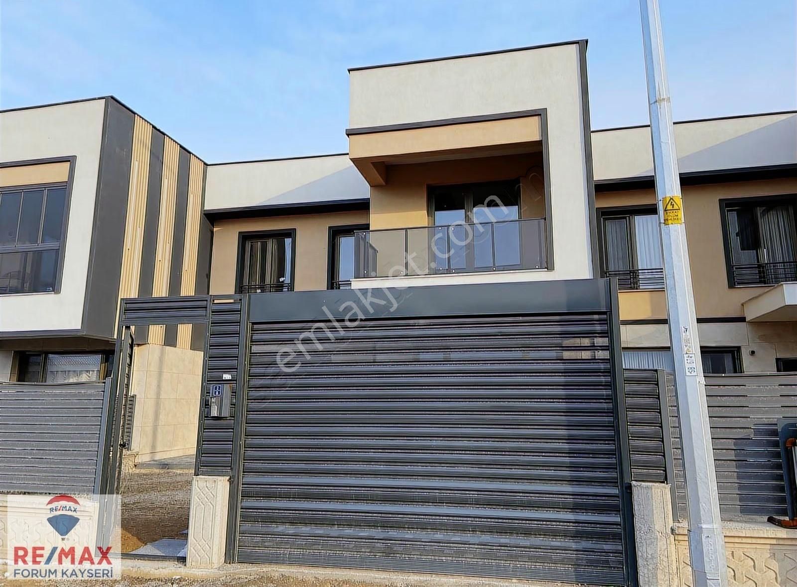 Şehir Hastahanesi Yanında Yatay Mimari 3.5+1 Villa - Görsel 8