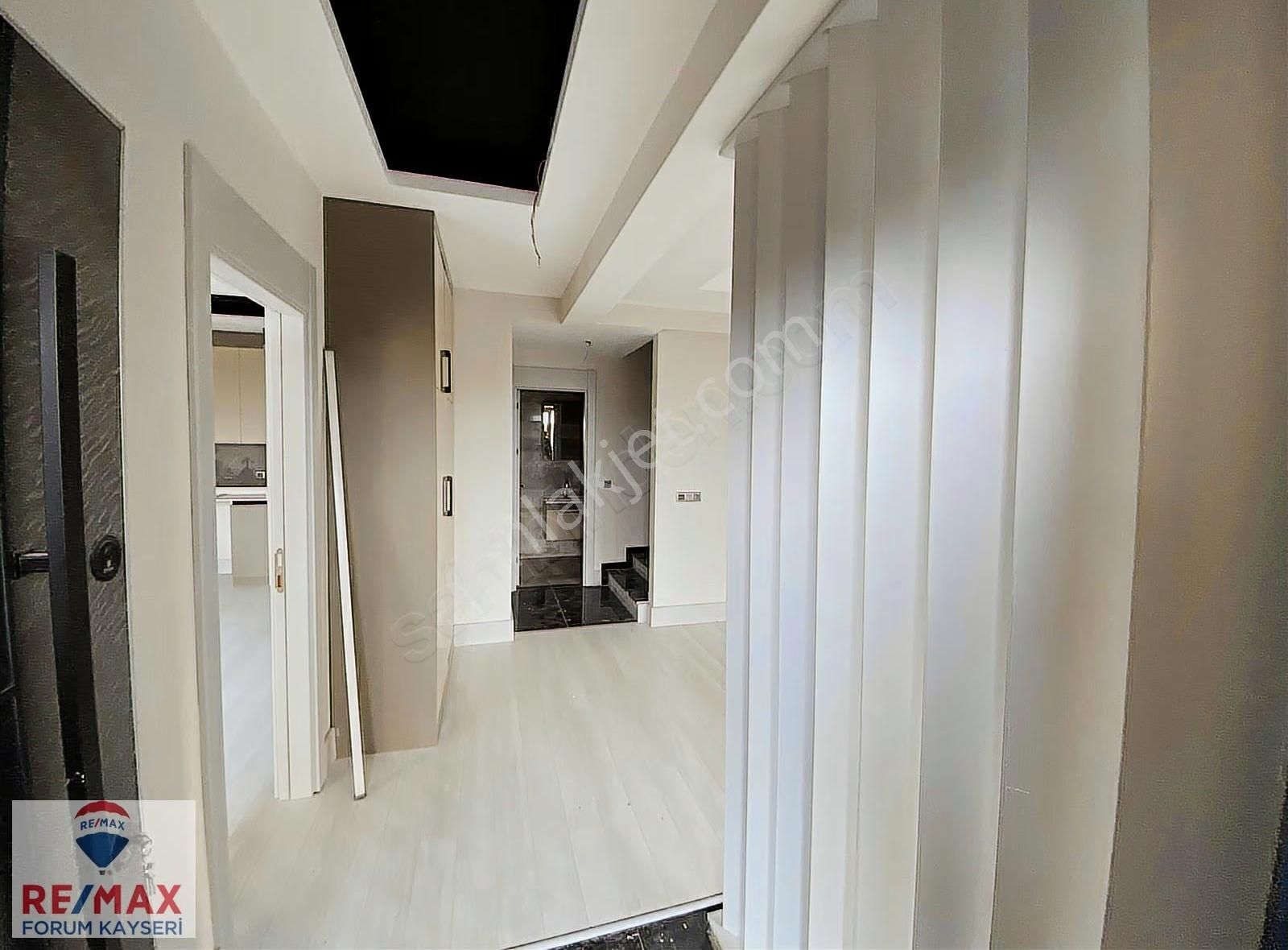 Şehir Hastahanesi Yanında Yatay Mimari 3.5+1 Villa - Görsel 15