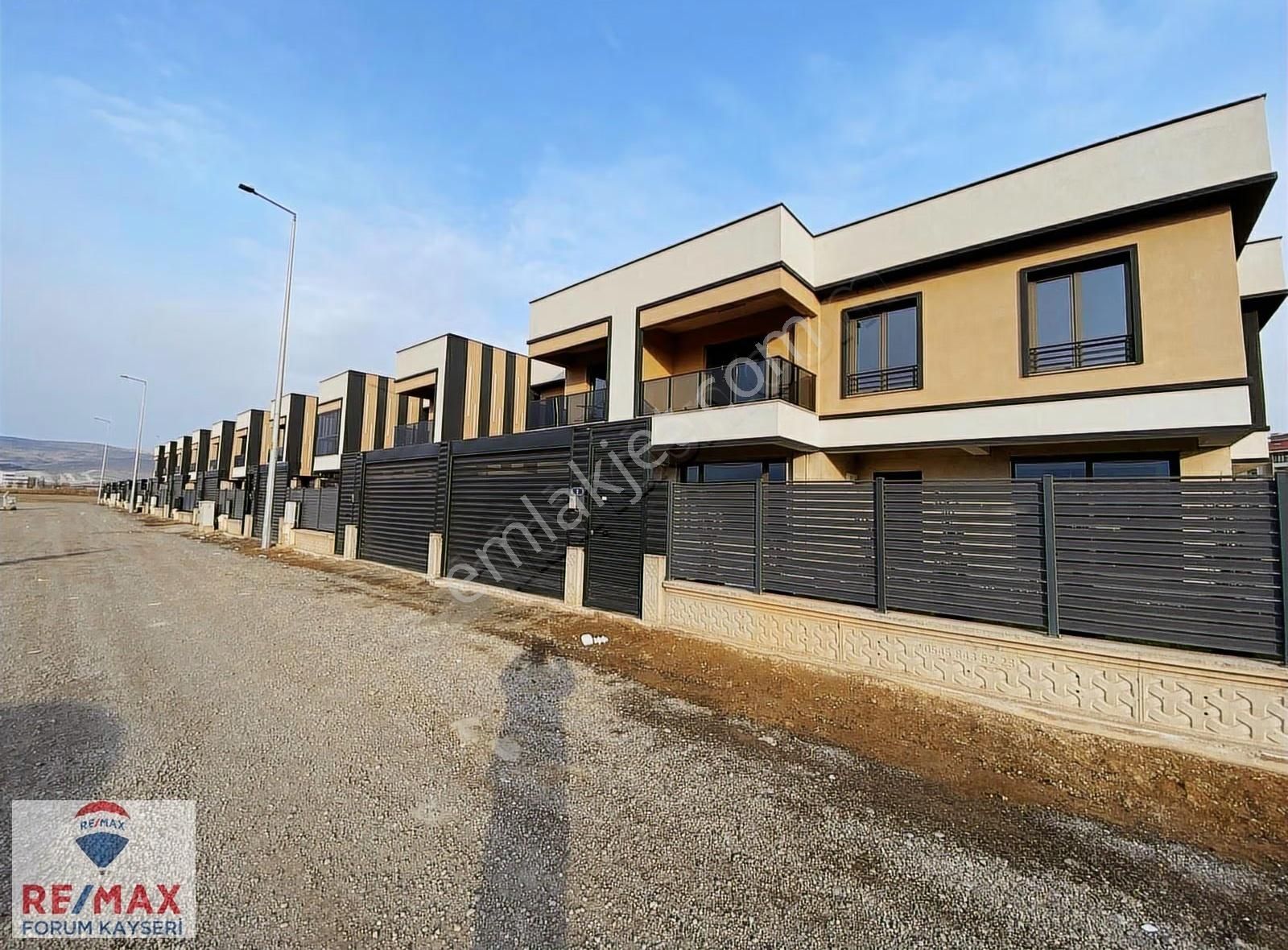 Şehir Hastahanesi Yanında Yatay Mimari 3.5+1 Villa - Görsel 16