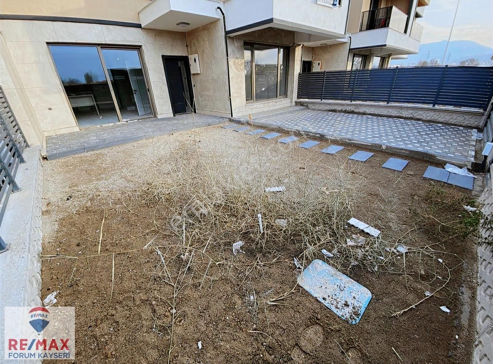 Şehir Hastahanesi Yanında Yatay Mimari 3.5+1 Villa - Görsel 12